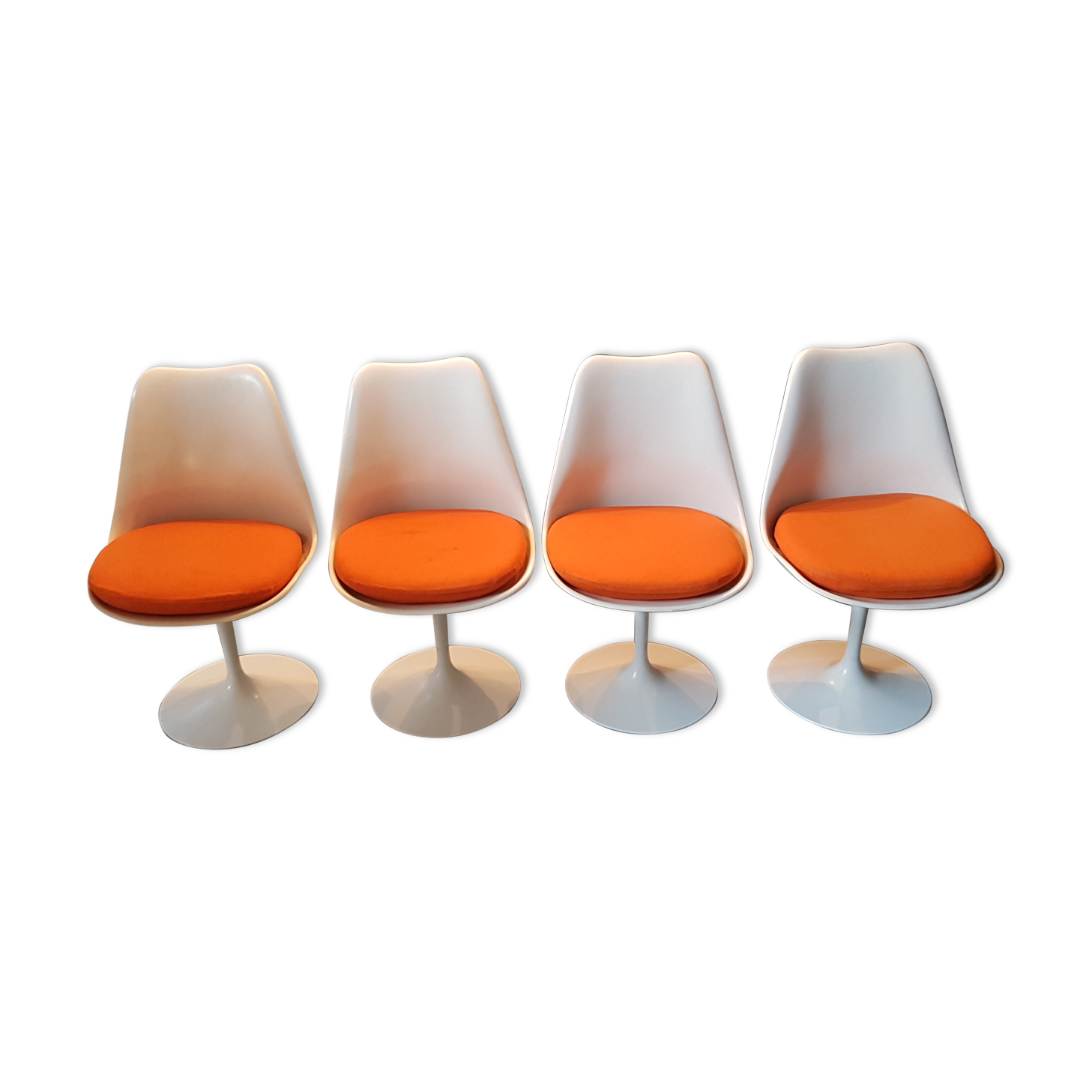 Ensemble de 4 chaises pivotantes d'Eero Saarinen