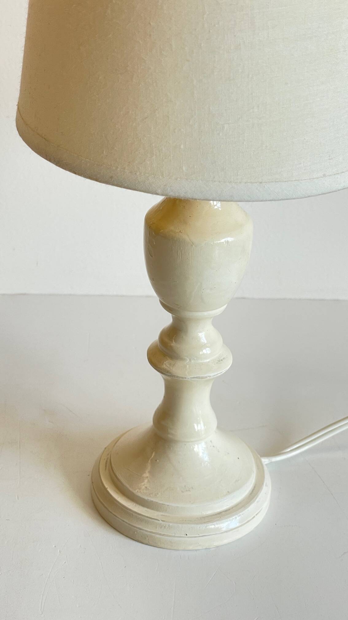 Vintage White-Cream Lacquered WOOD LAMP