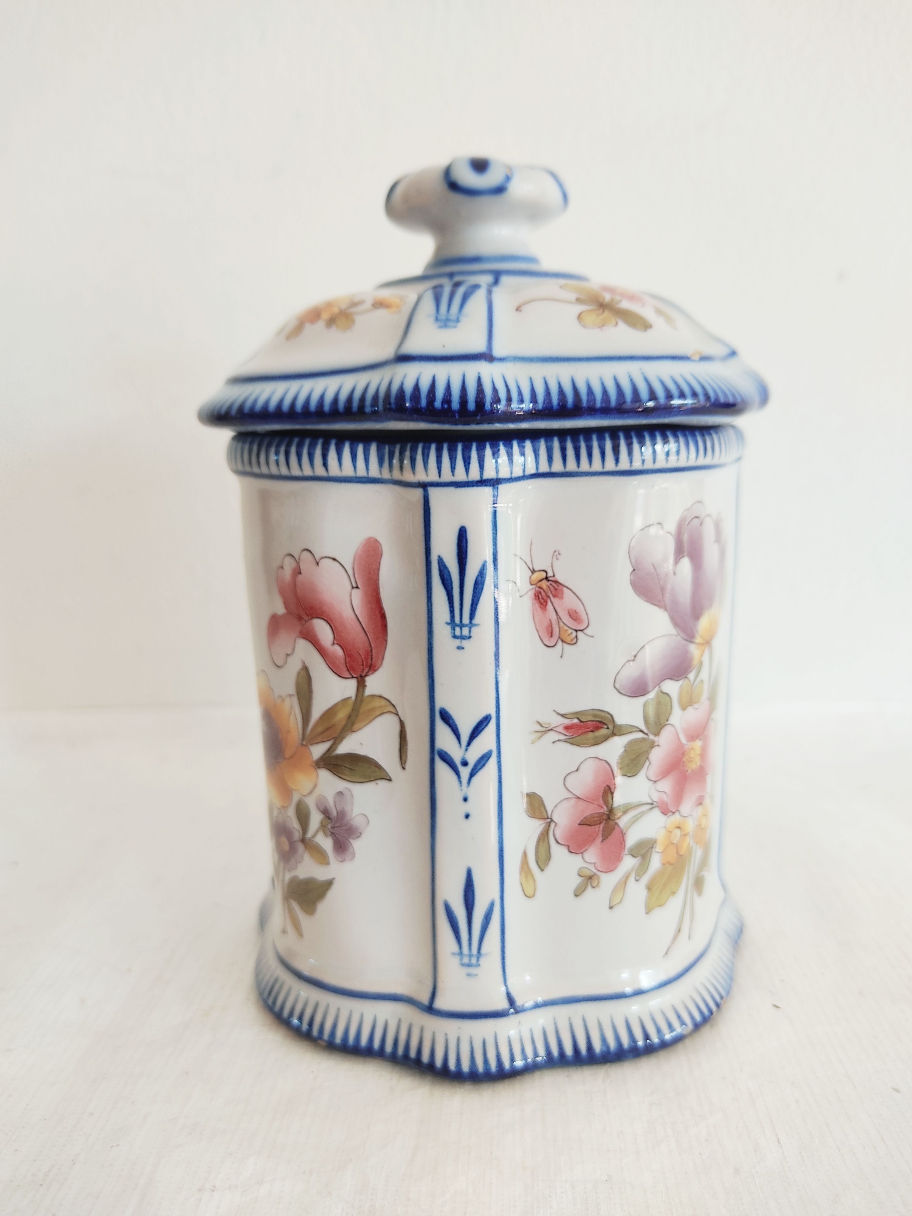 Earthenware box decoration of flowers Faience factory of Charolles