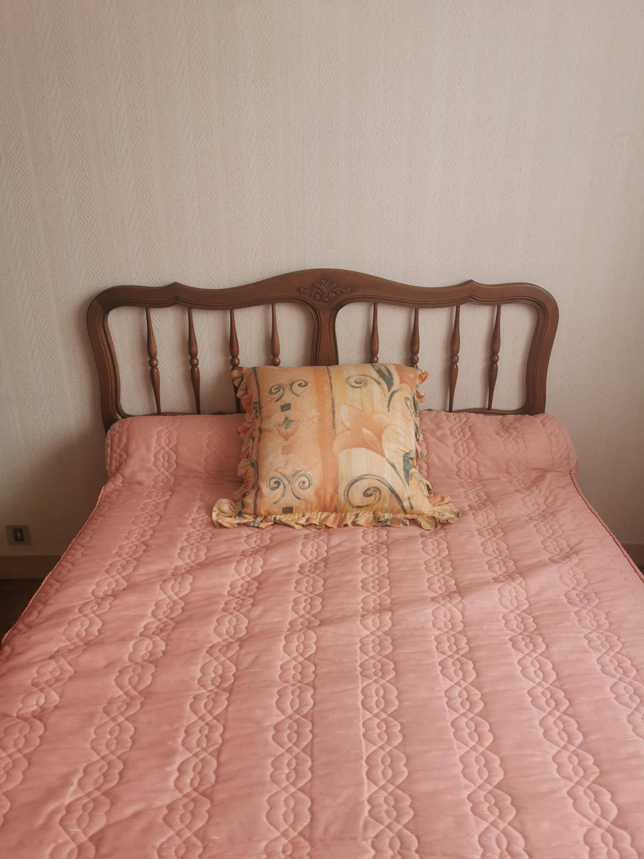 Solid carved cherry wood bed 140x190 with base