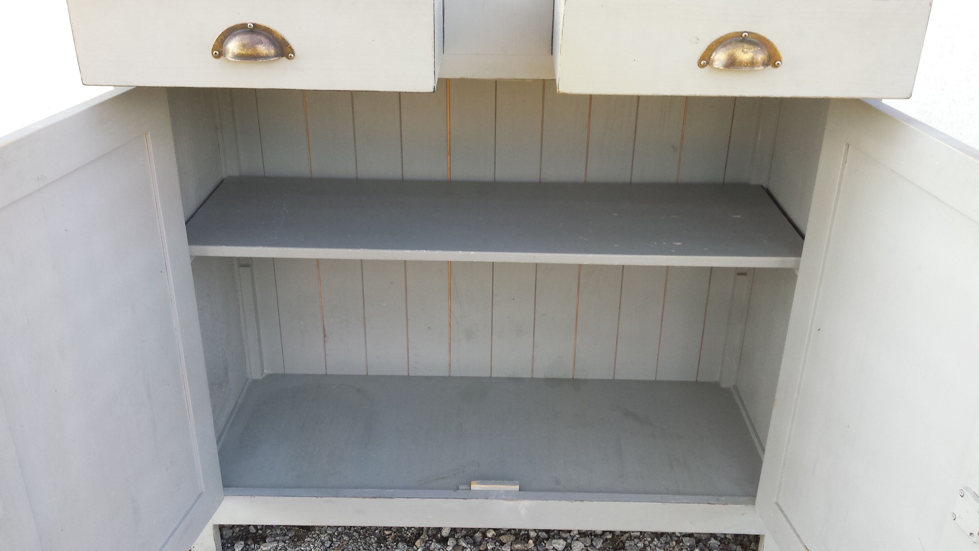 Grey parisian buffet, tile tray "pool"