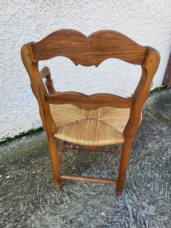 Provencal straw armchair in walnut