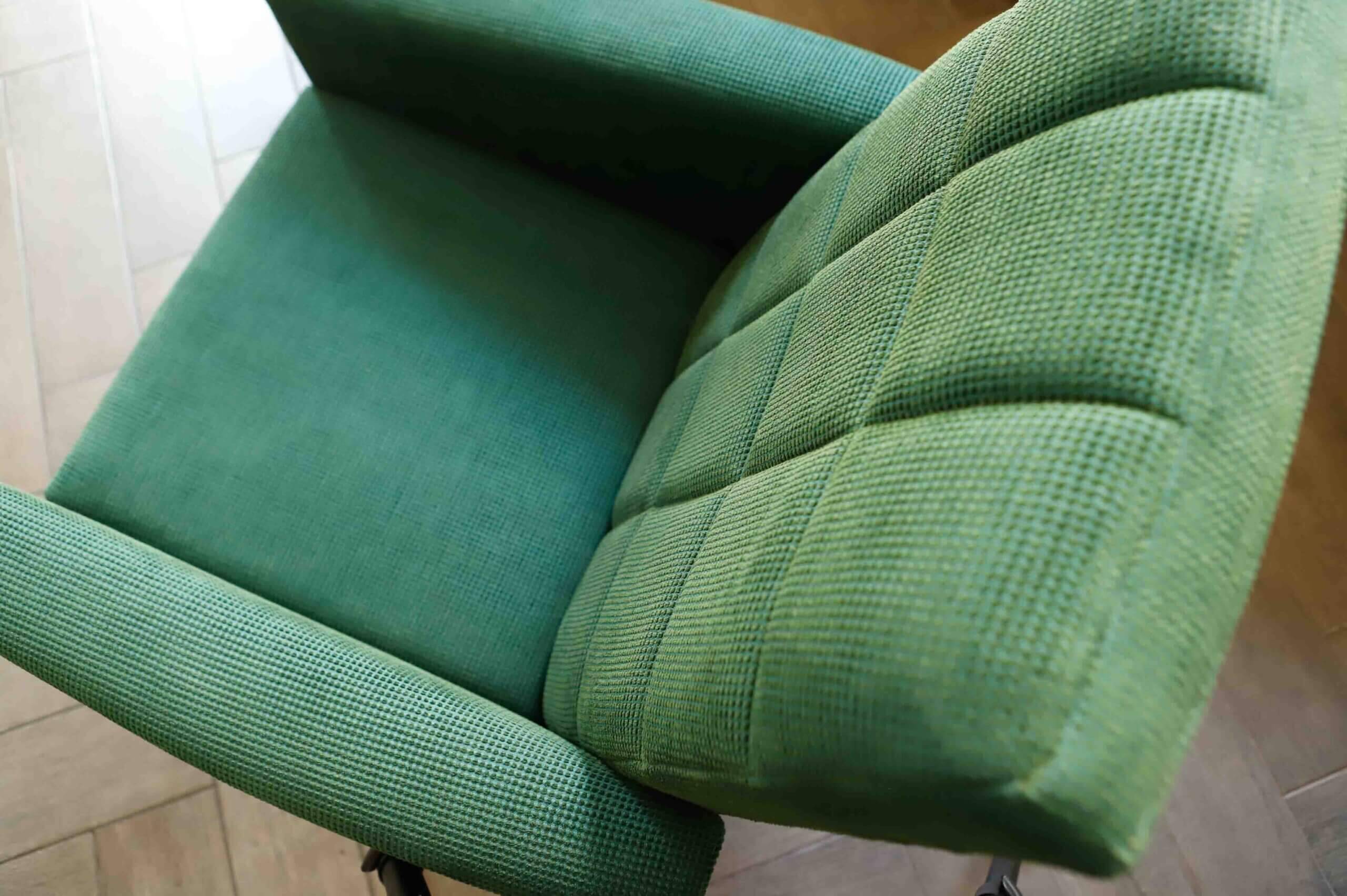 Pair of retro swivel chairs on casters