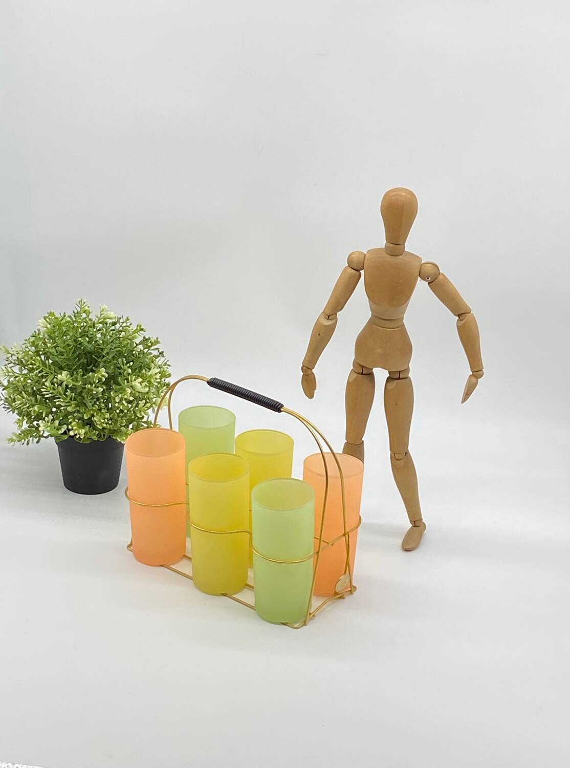 Service of vintage granita glasses, with glass holder / golden metal basket