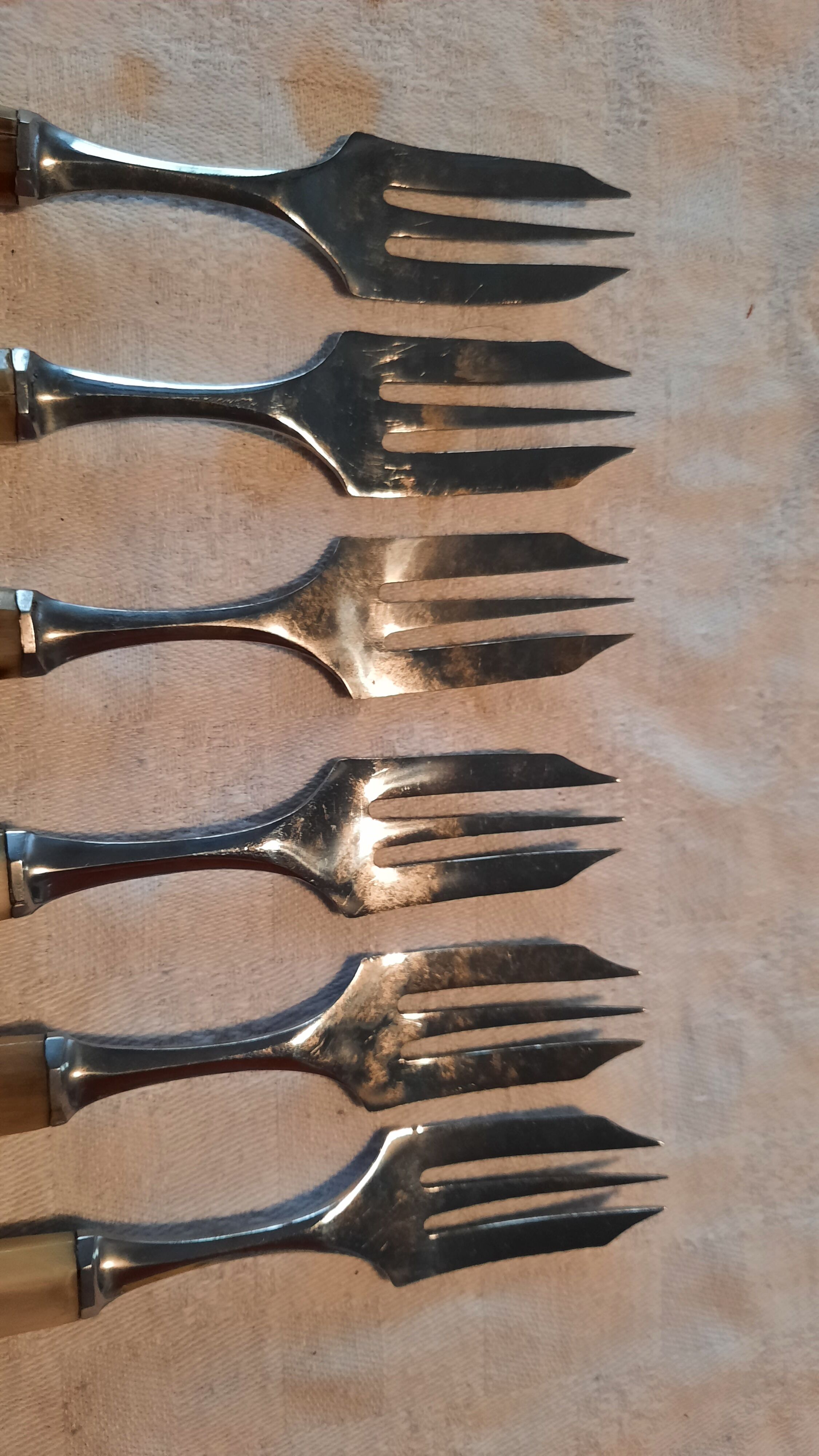 Box of 12 dessert forks