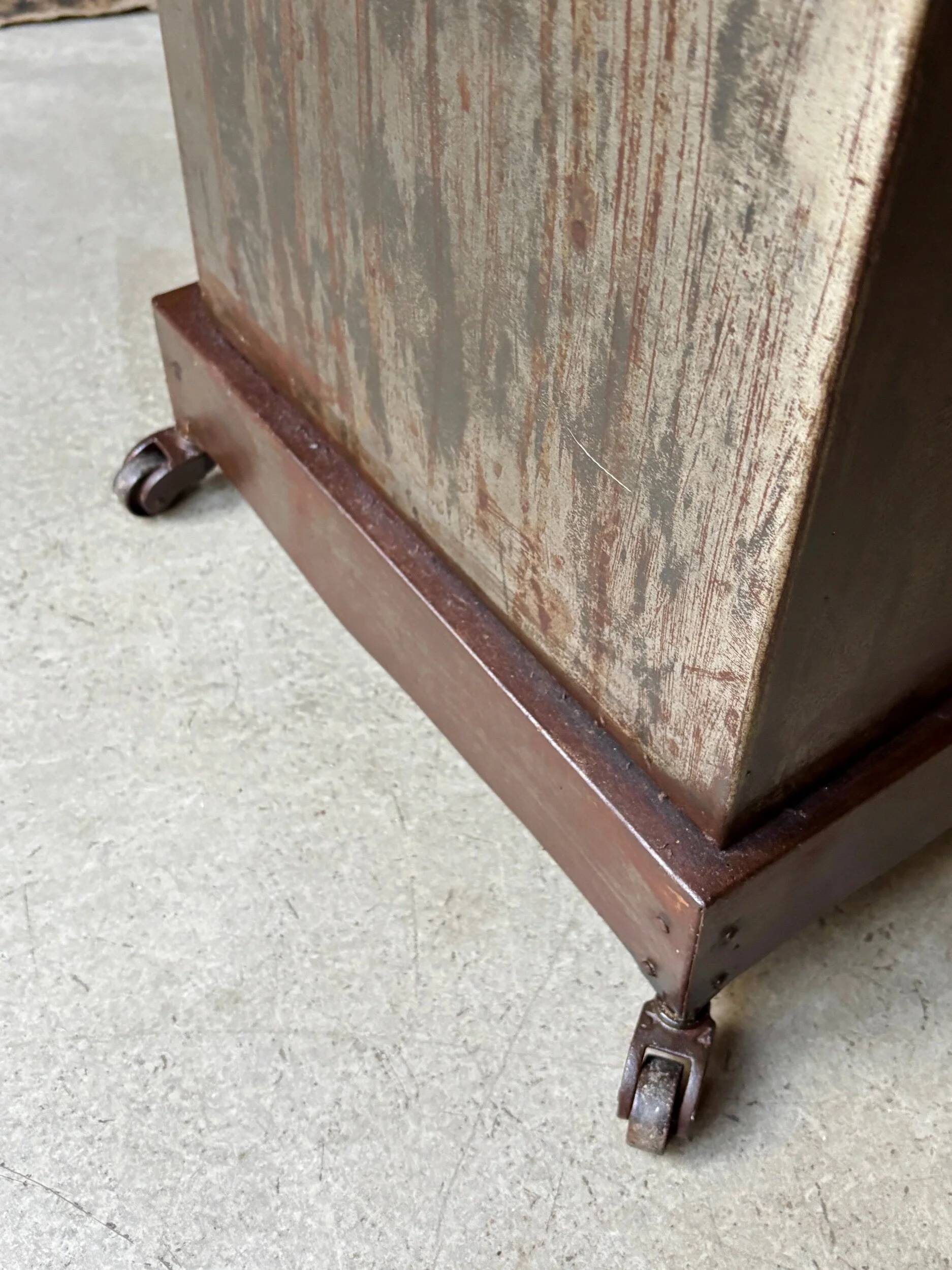 Metal washstand, Napoleon III period