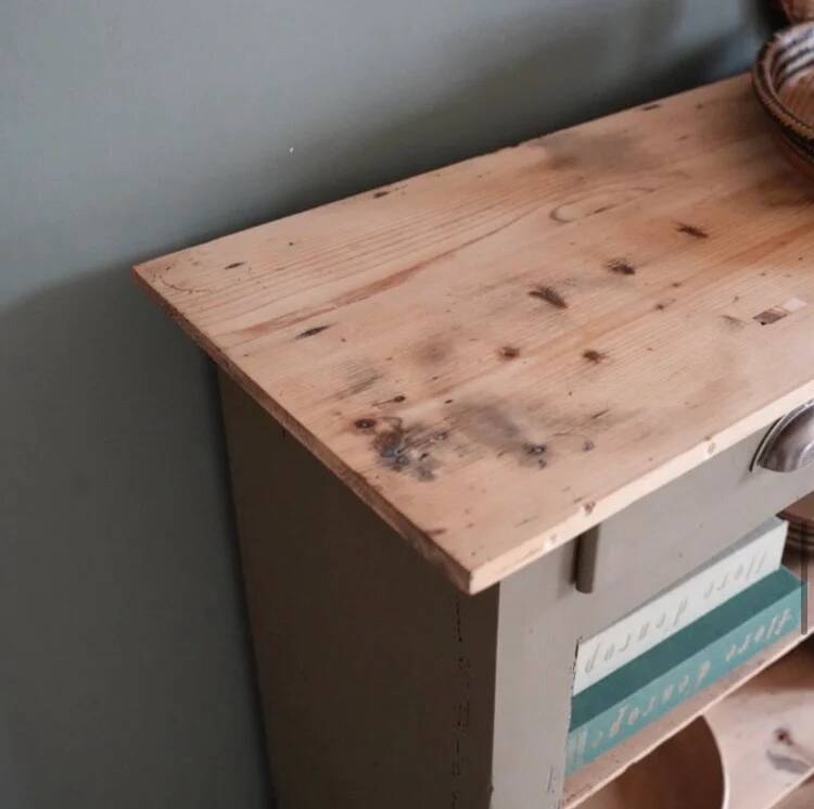 Parisian green museum buffet