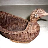 Woven wicker hen