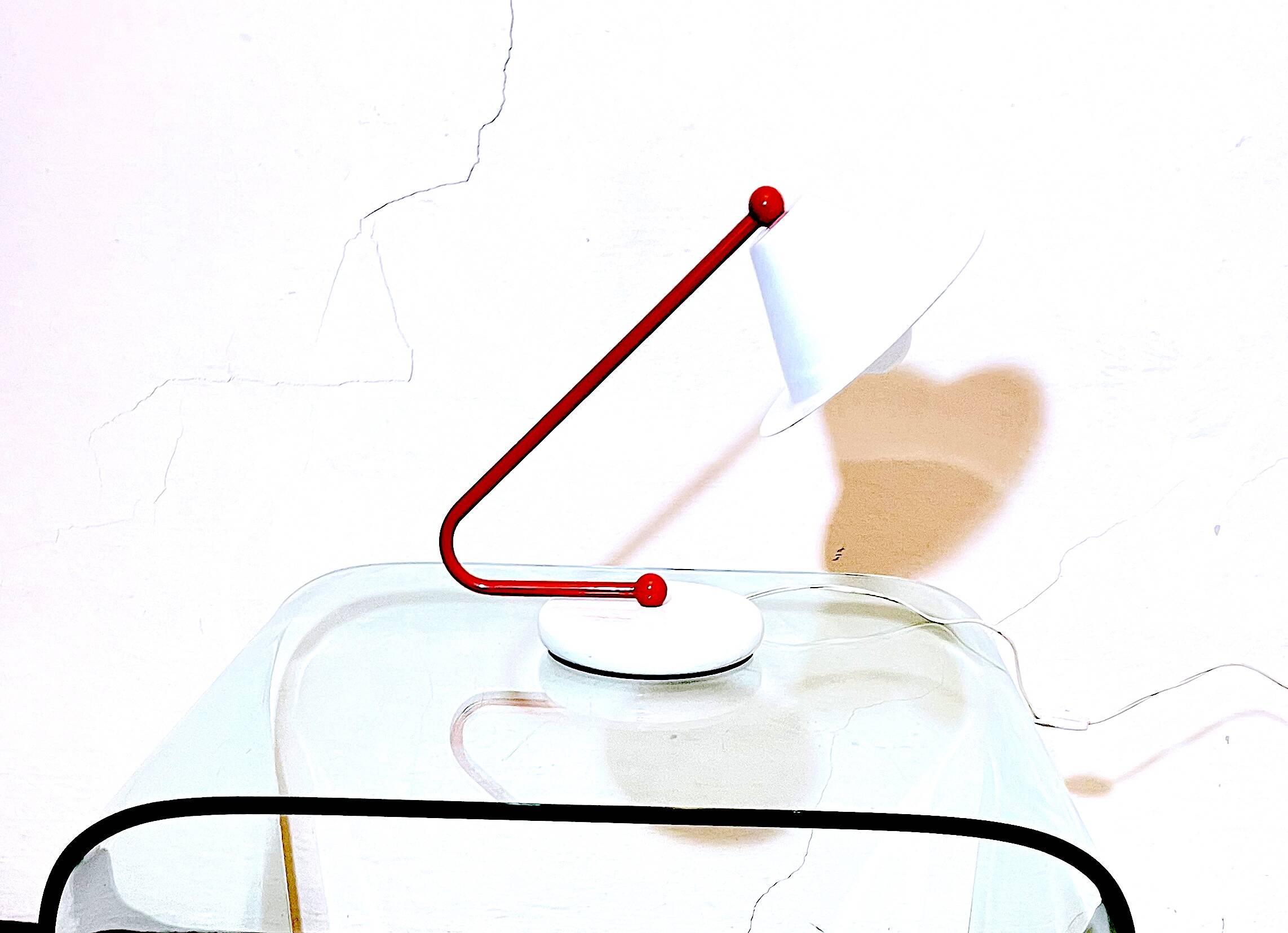 Memphis Milano lamp, red and white, 1980s Italy