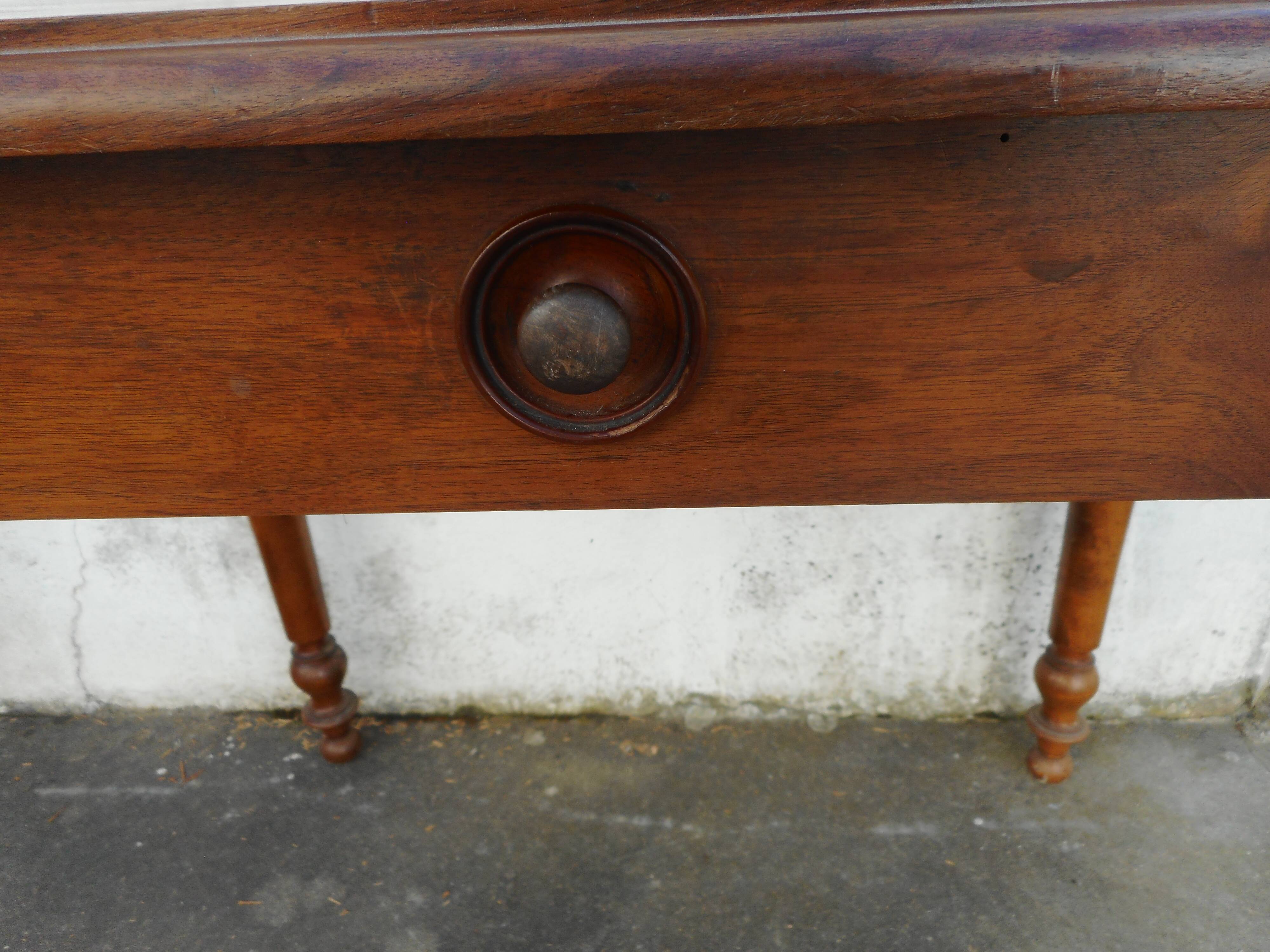 Writing table