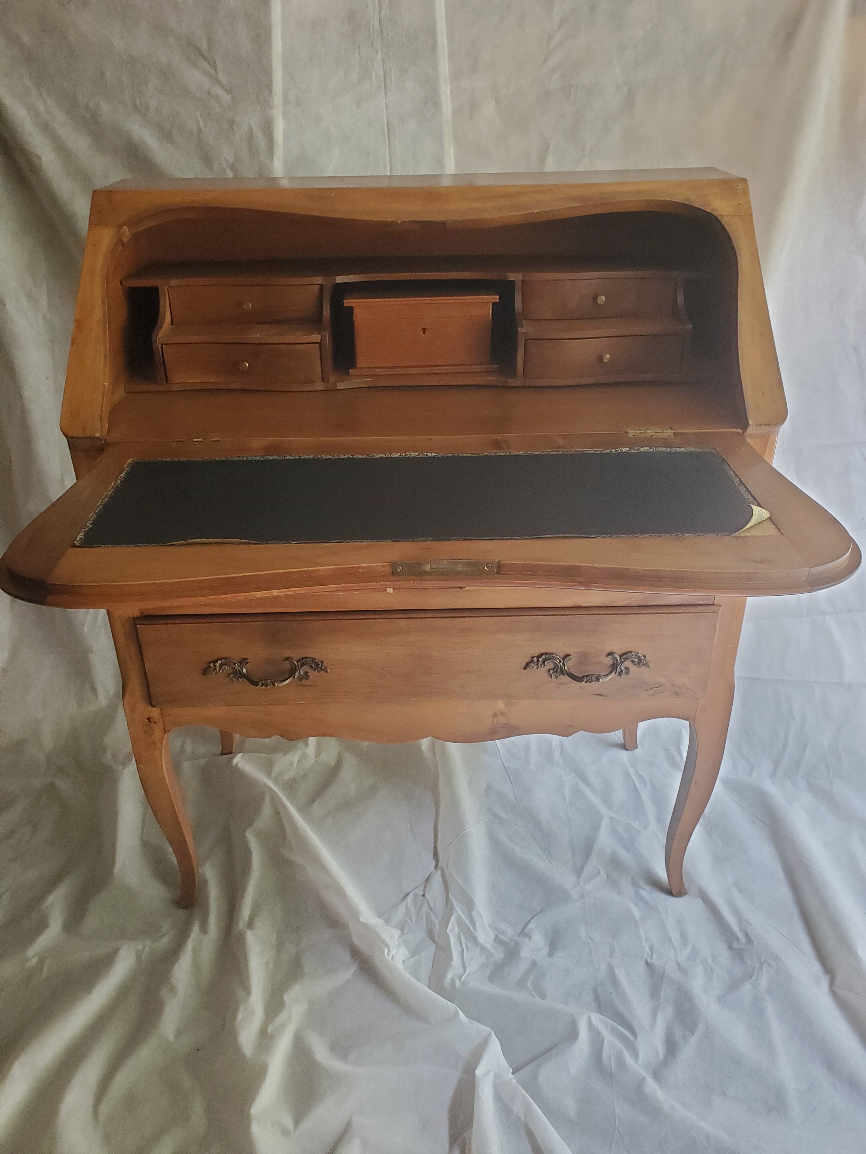 Secretary back of ane