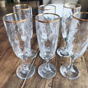 Set of 6 vintage champagne flutes with scrolled drinking rim and gold trim