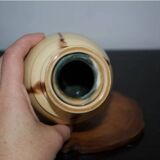 Vase en céramique vernissé jaune