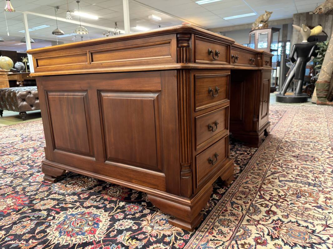 Classic English Partnerdesk Desk