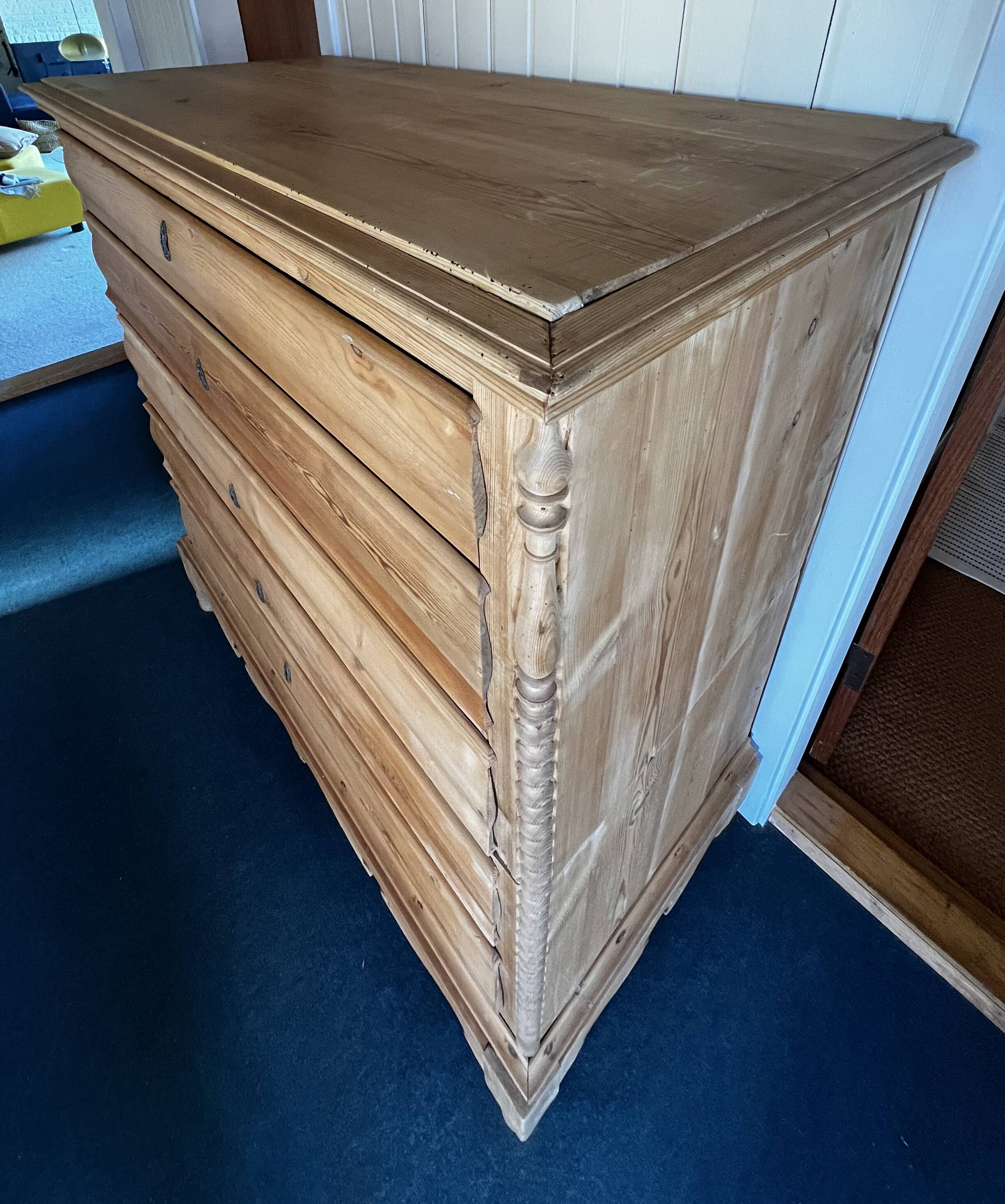 Large 19th century Scandinavian pine chest of drawers