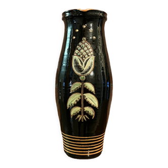 Ceramic vase