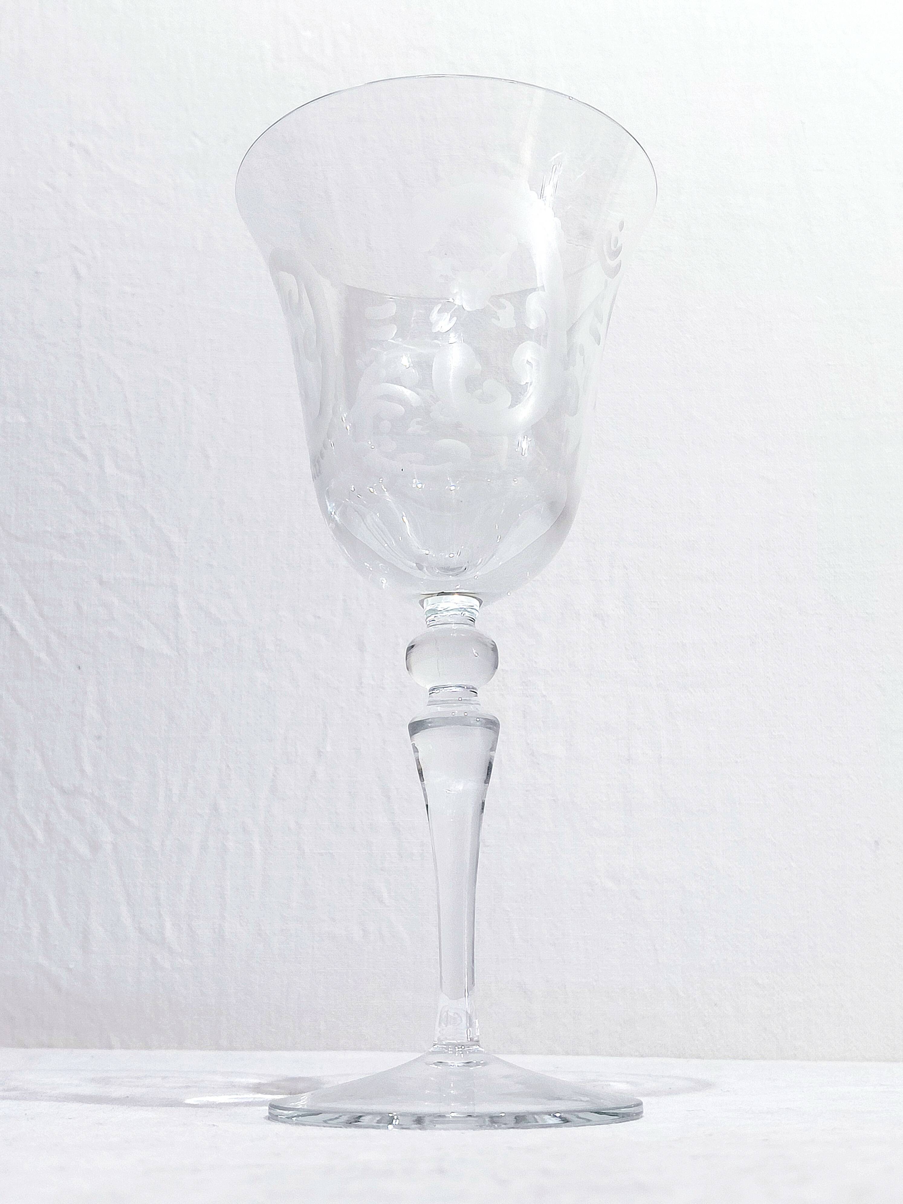 6 Monogrammed Wine Glasses C