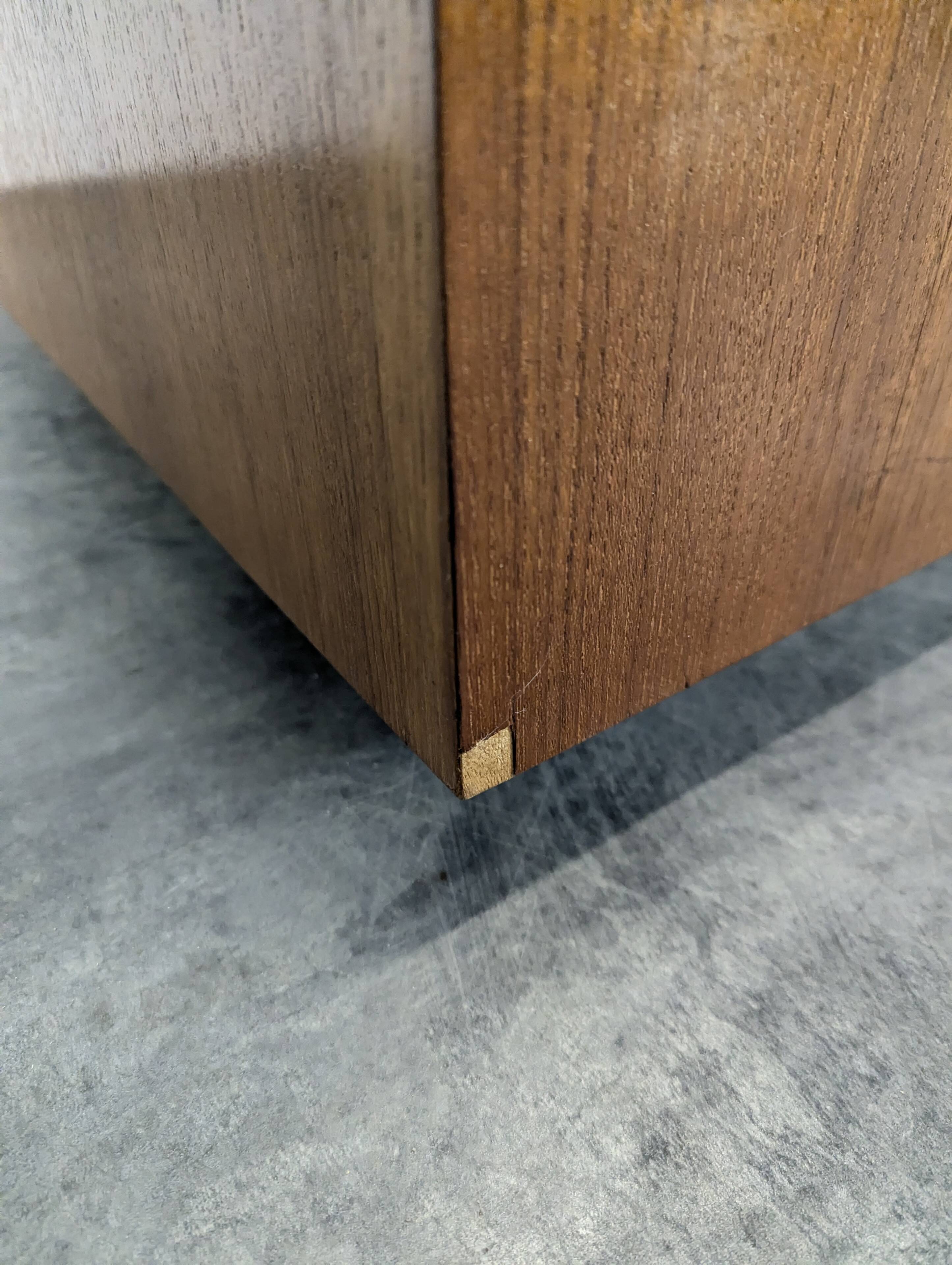 Bout de canapé Bar scandinave en teck