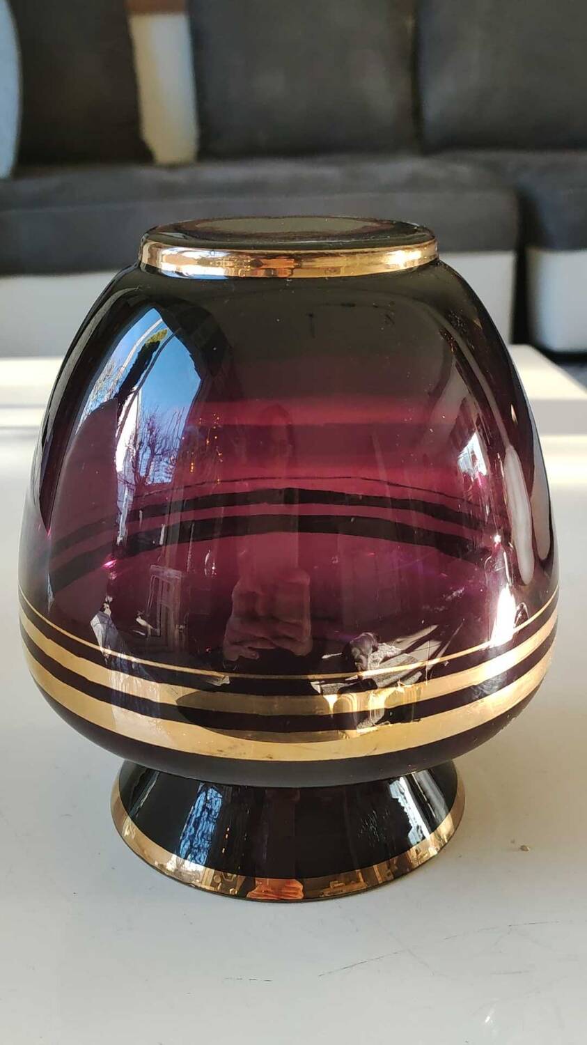 Verrerie Boom d’Anvers ball vase, Murano style. Amethyst color/Horizontal gold bands