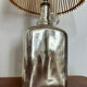 Lampe en verre et rotin