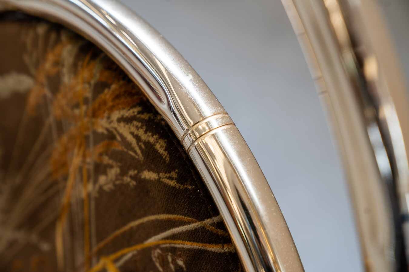 Table peinte en or et 4 chaises en tissu d'origine