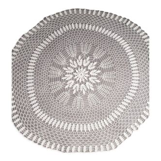 Round crochet placemat