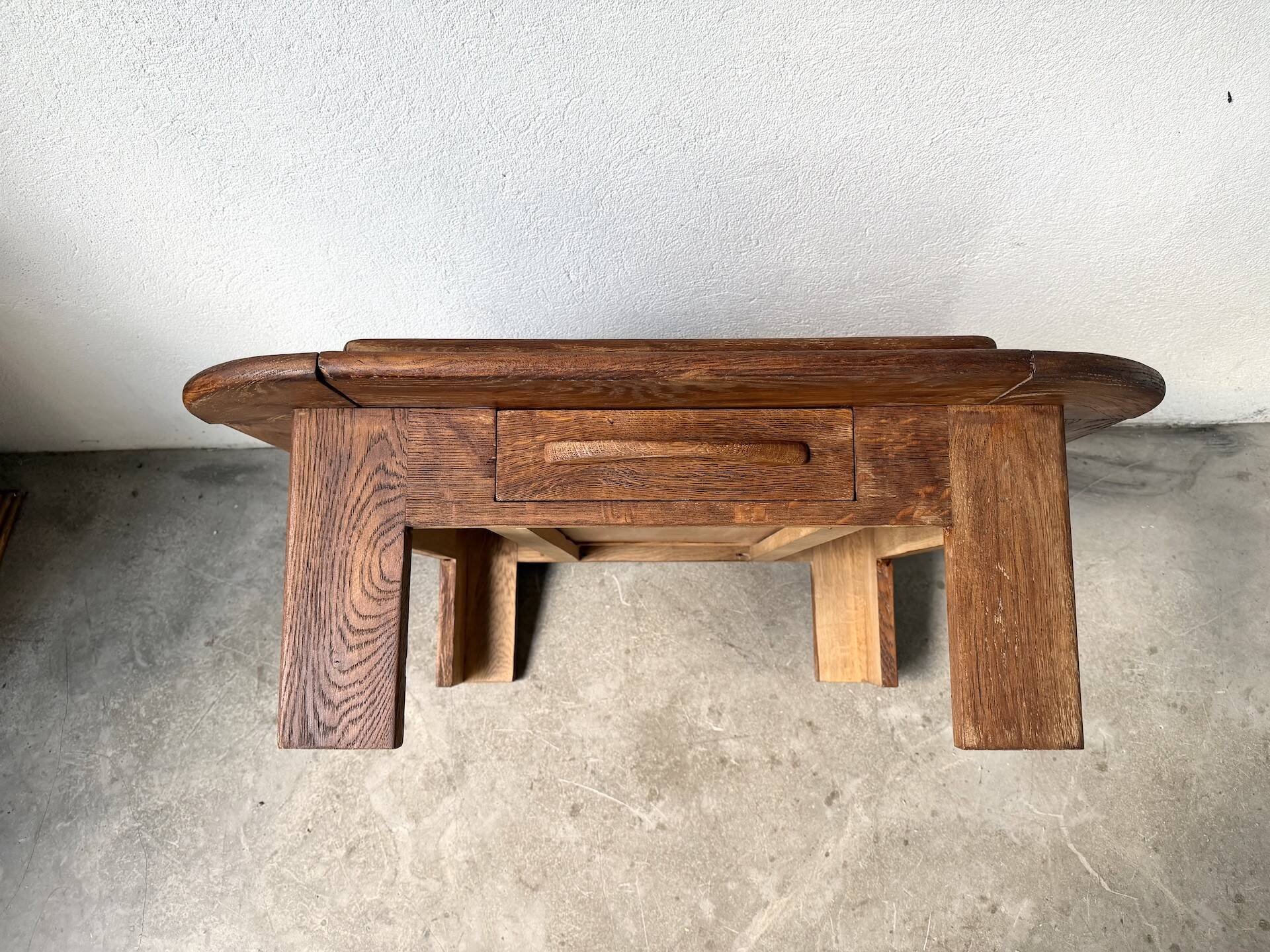 Oak coffee table with a double top