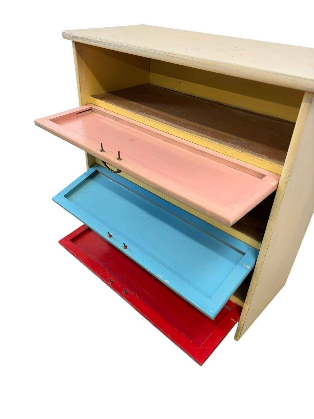 Armoire à chaussures, meuble à abattants vintage en bois de couleur