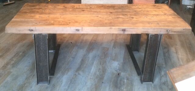 Ancien établi plateau bois piétement UPN
