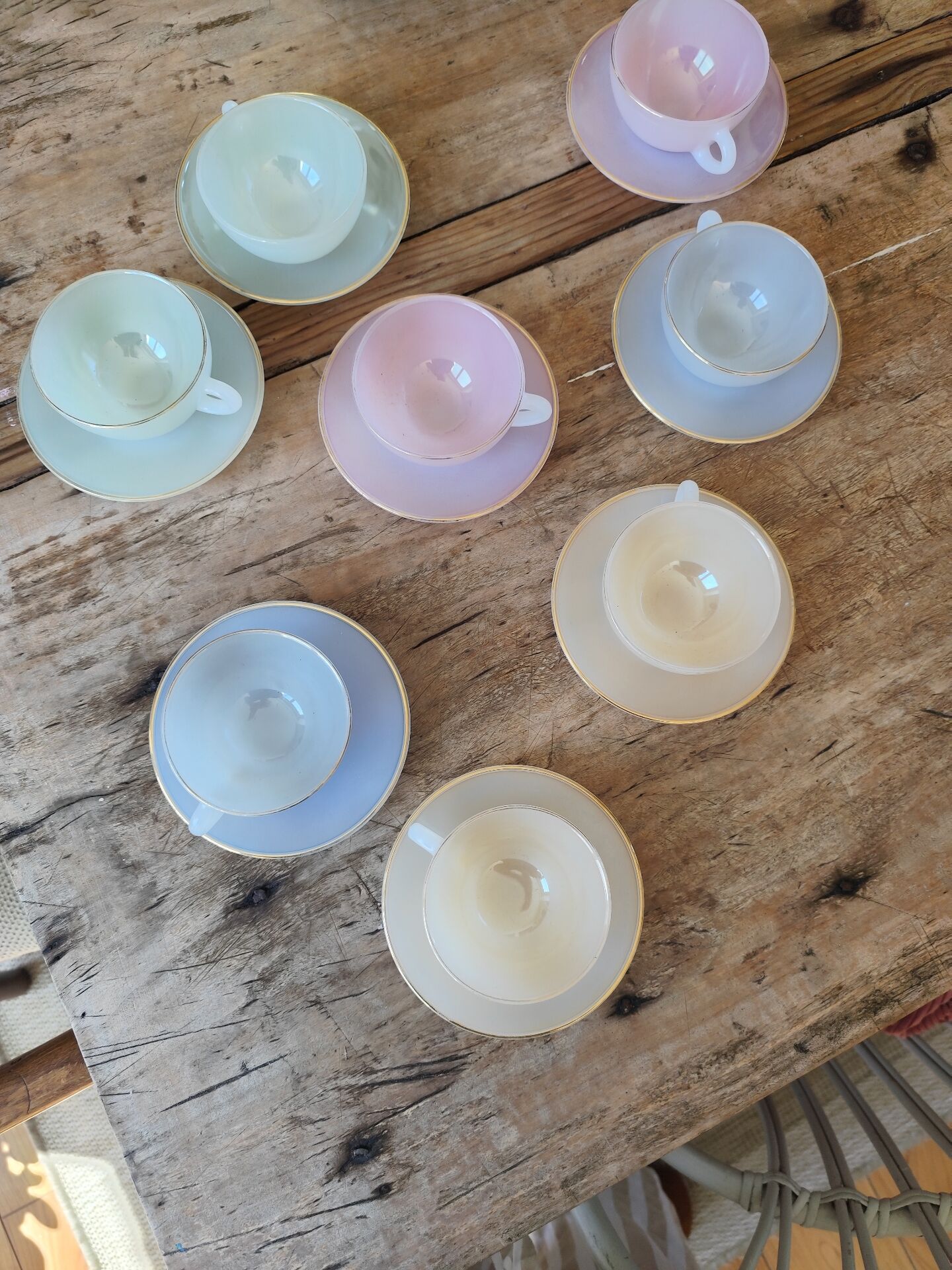 Arcopal service - 8 cups and saucers