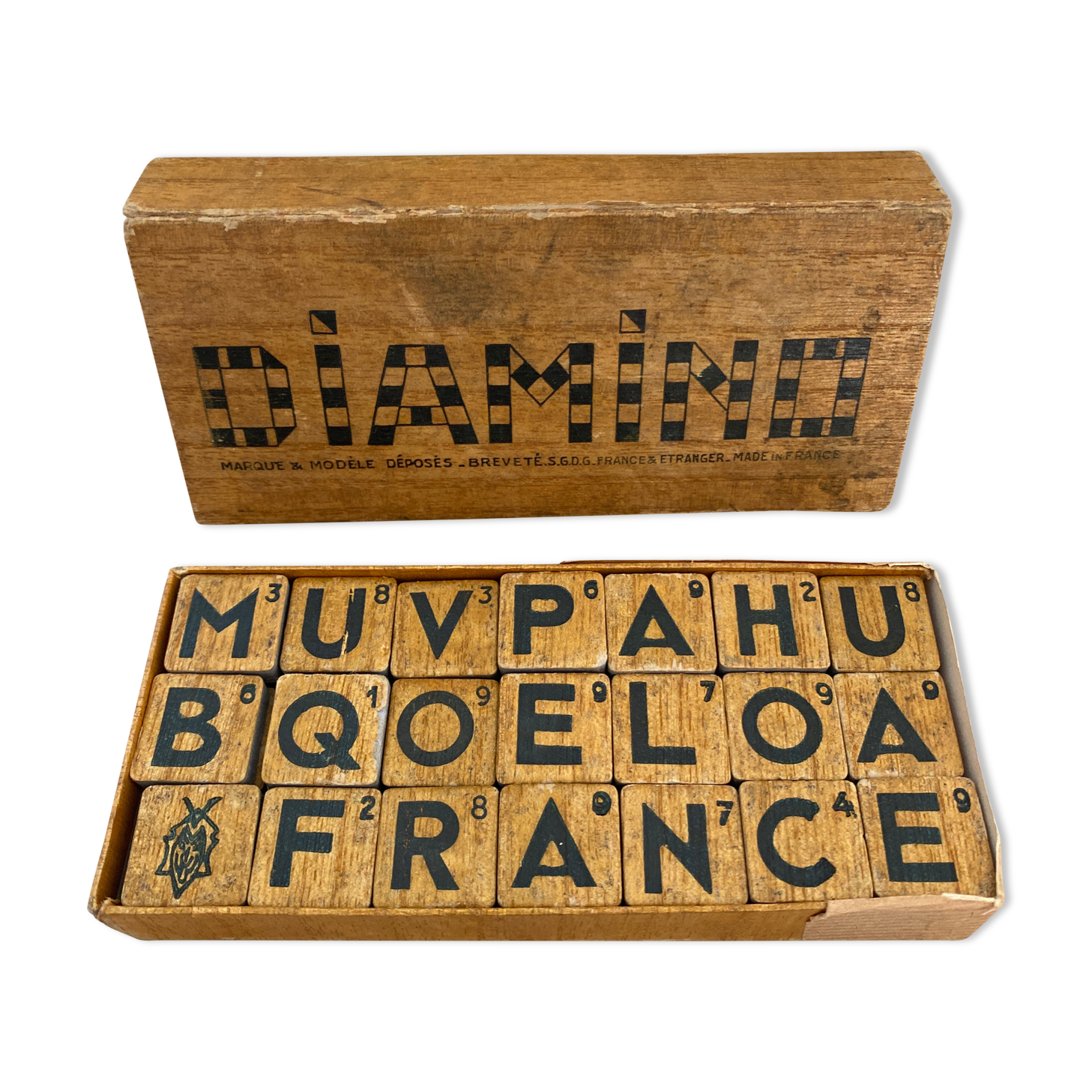 Diamino complet jeu de lettres ancêtre du scrabble