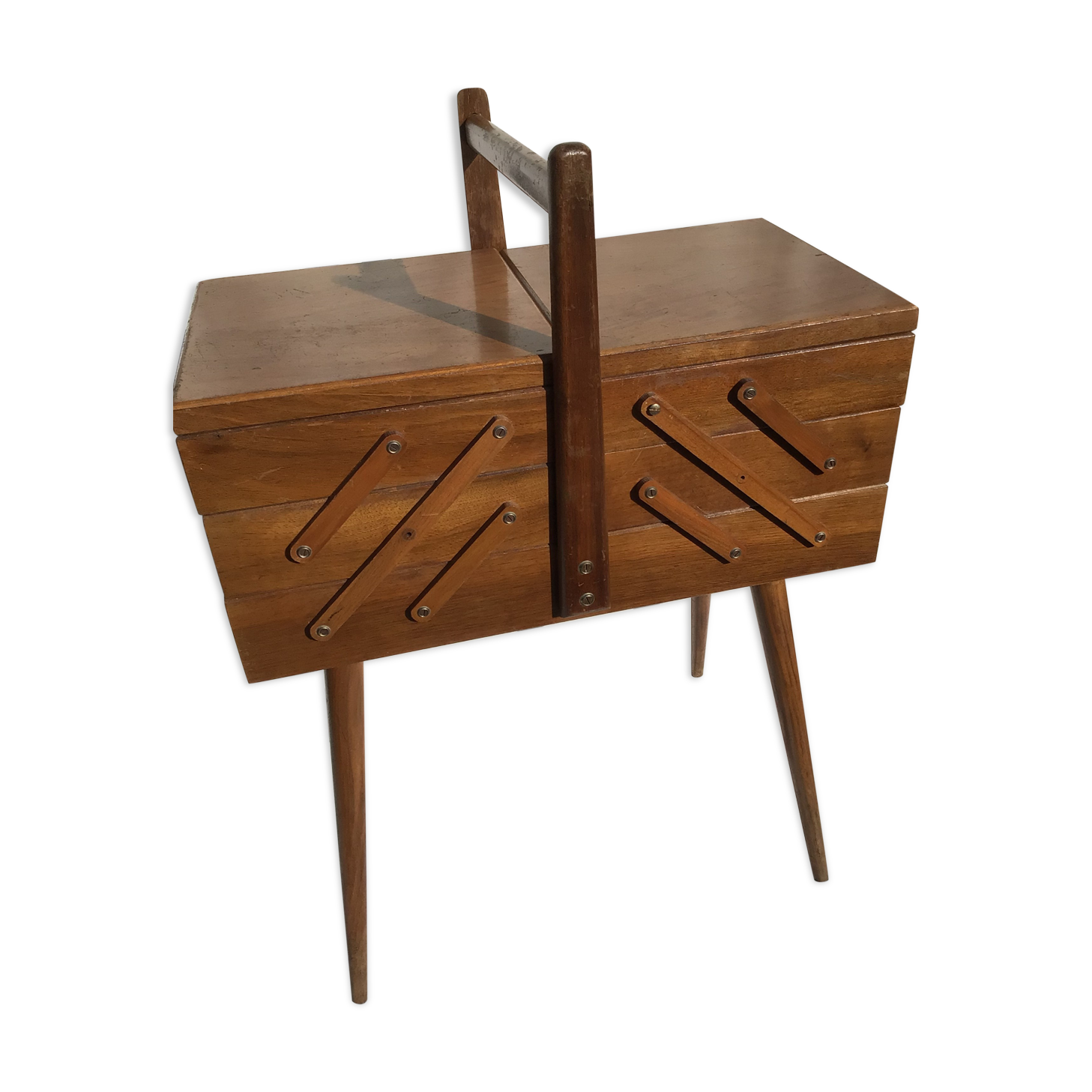 Deploying worker wood spindle feet
