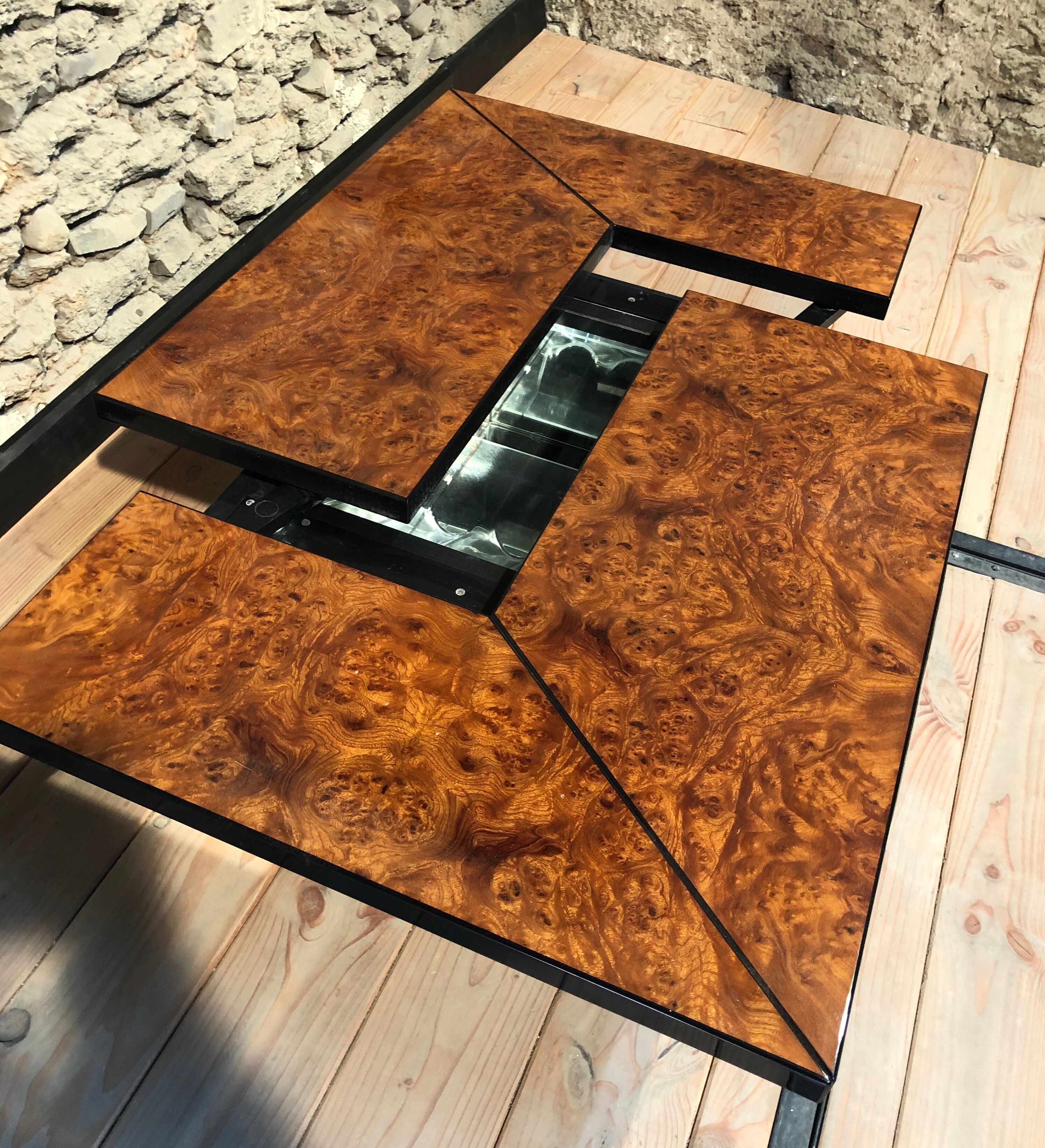 Table basse bar cocktail caché en loupe d'orme de Paul Michel, 1970 Roche Bobois