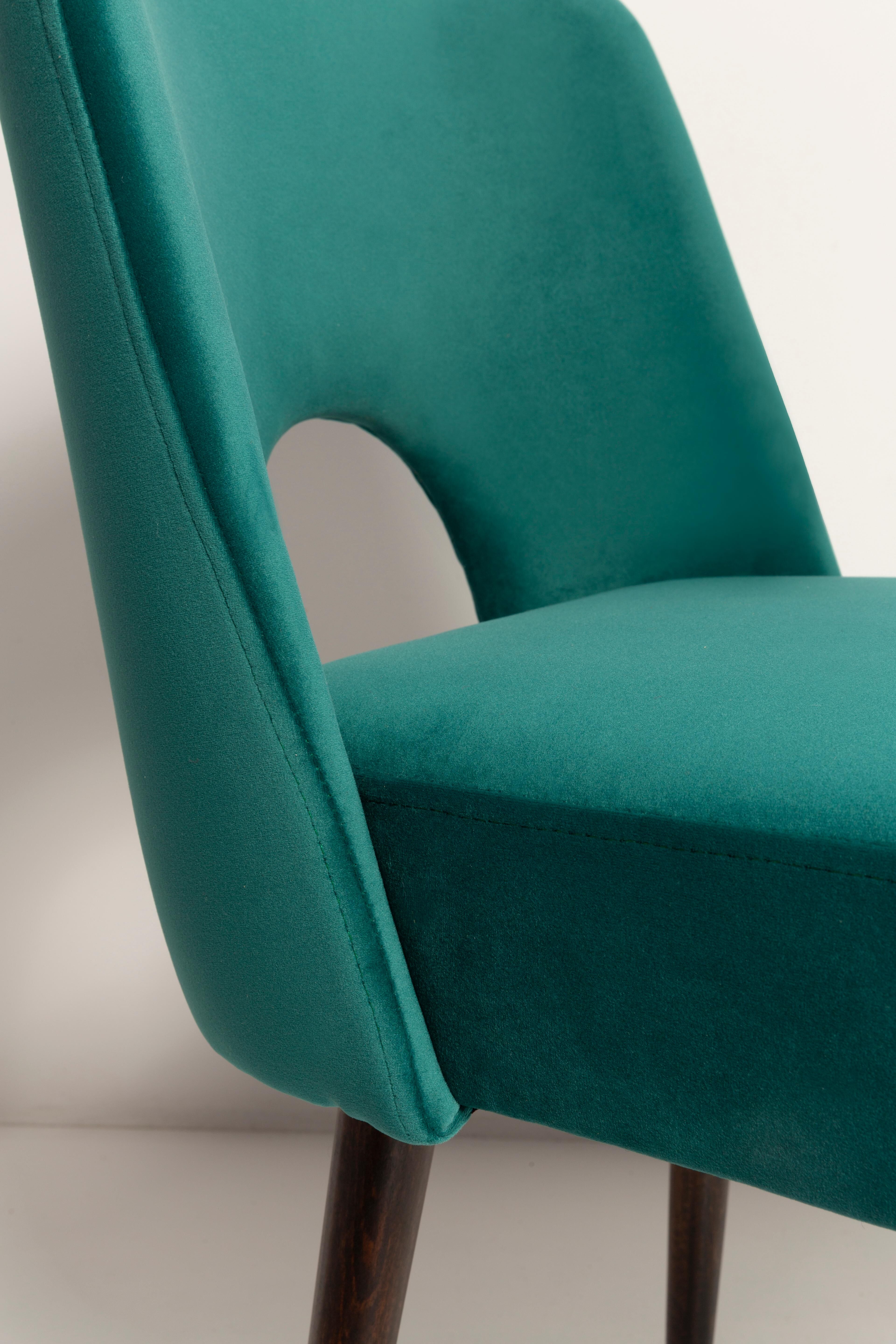 Chaise « shell » en velours crème et bois, Pologne, 1960s