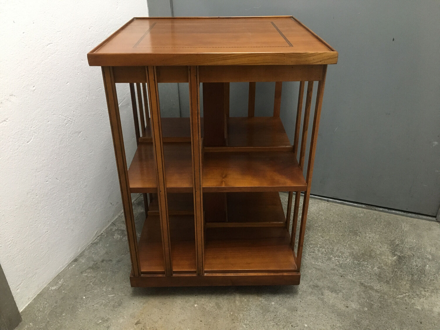 Richelieu revolving bookcase