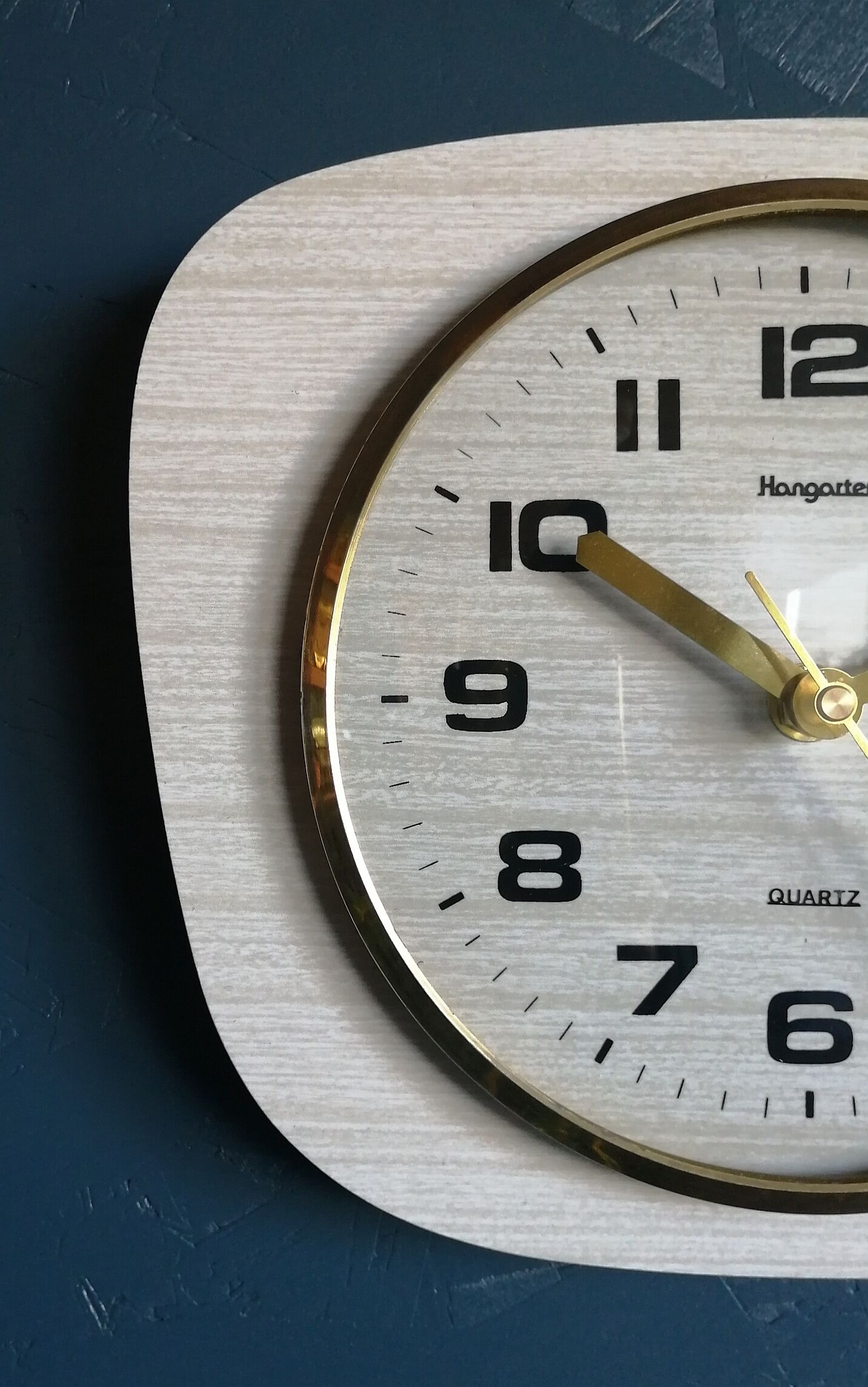 Vintage formica clock silent wall clock "Hangarter wood gray beige"