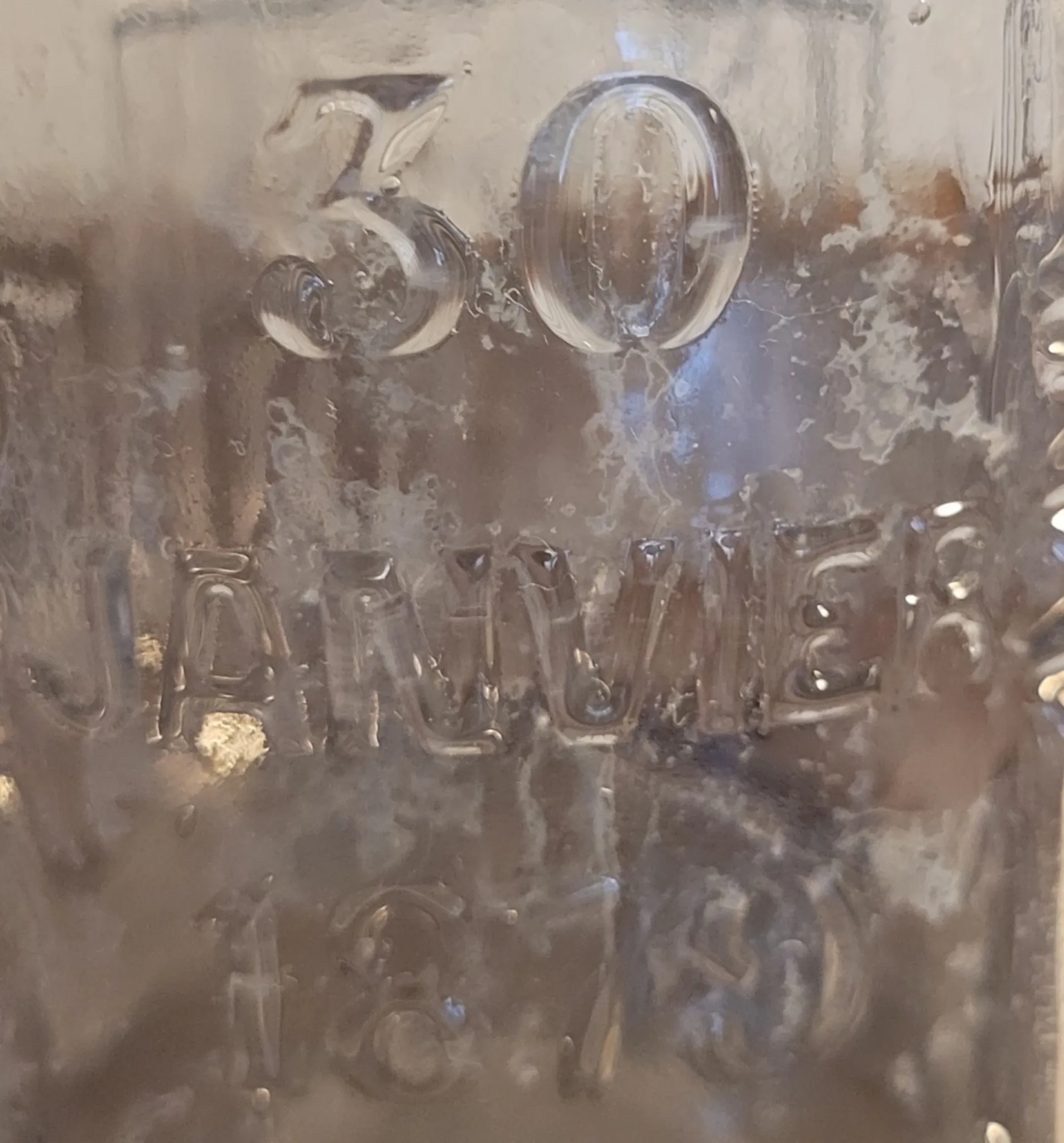 Carafe Jules Grevy 1879 fait main, verre moulé.