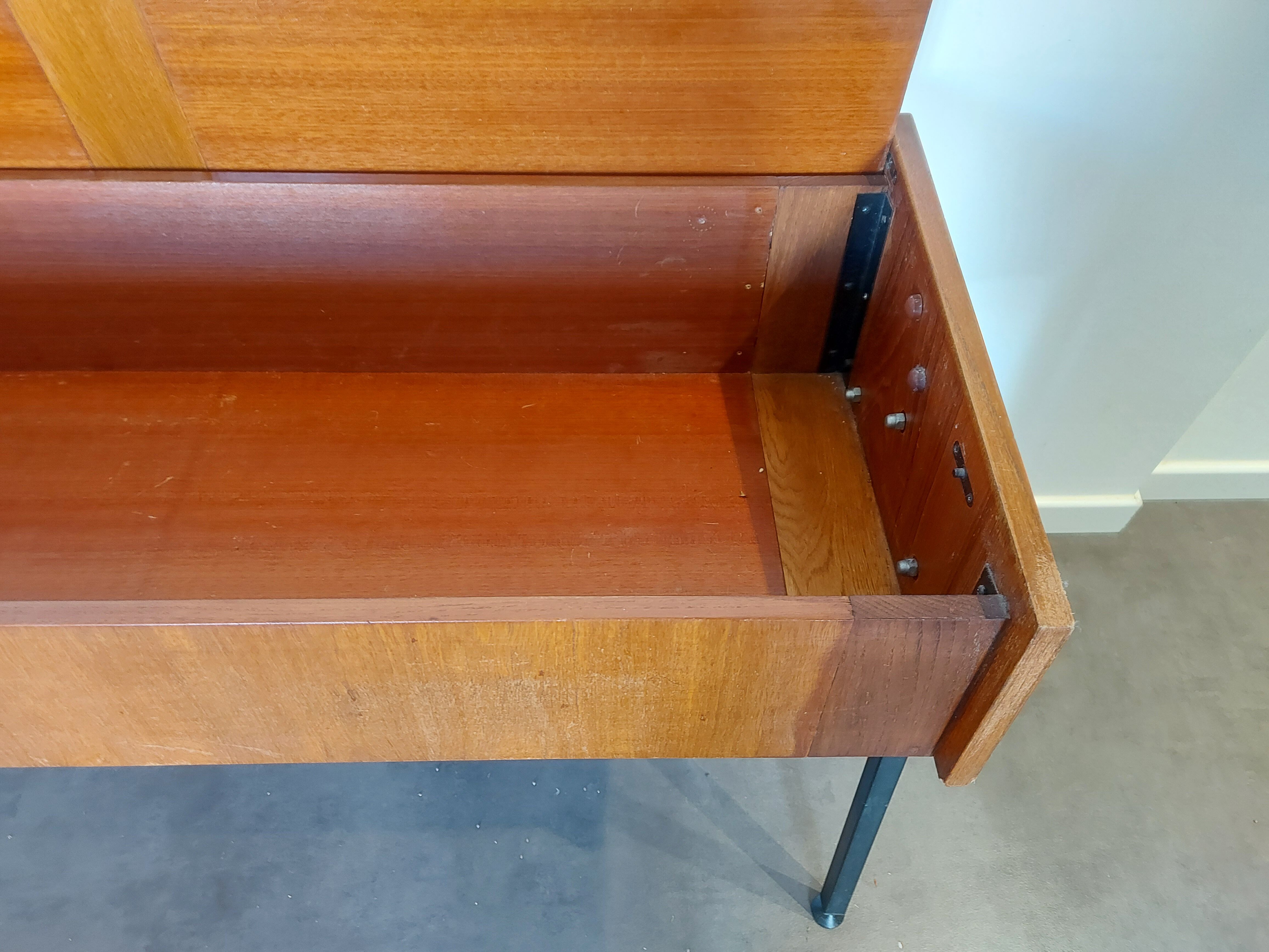 Console design 50'S