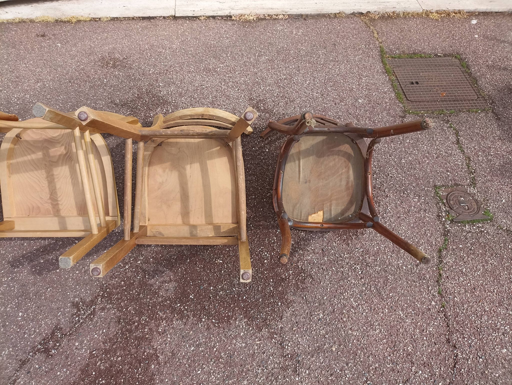 Set of 16 mismatched wooden bistro chairs - vintage - luterma
