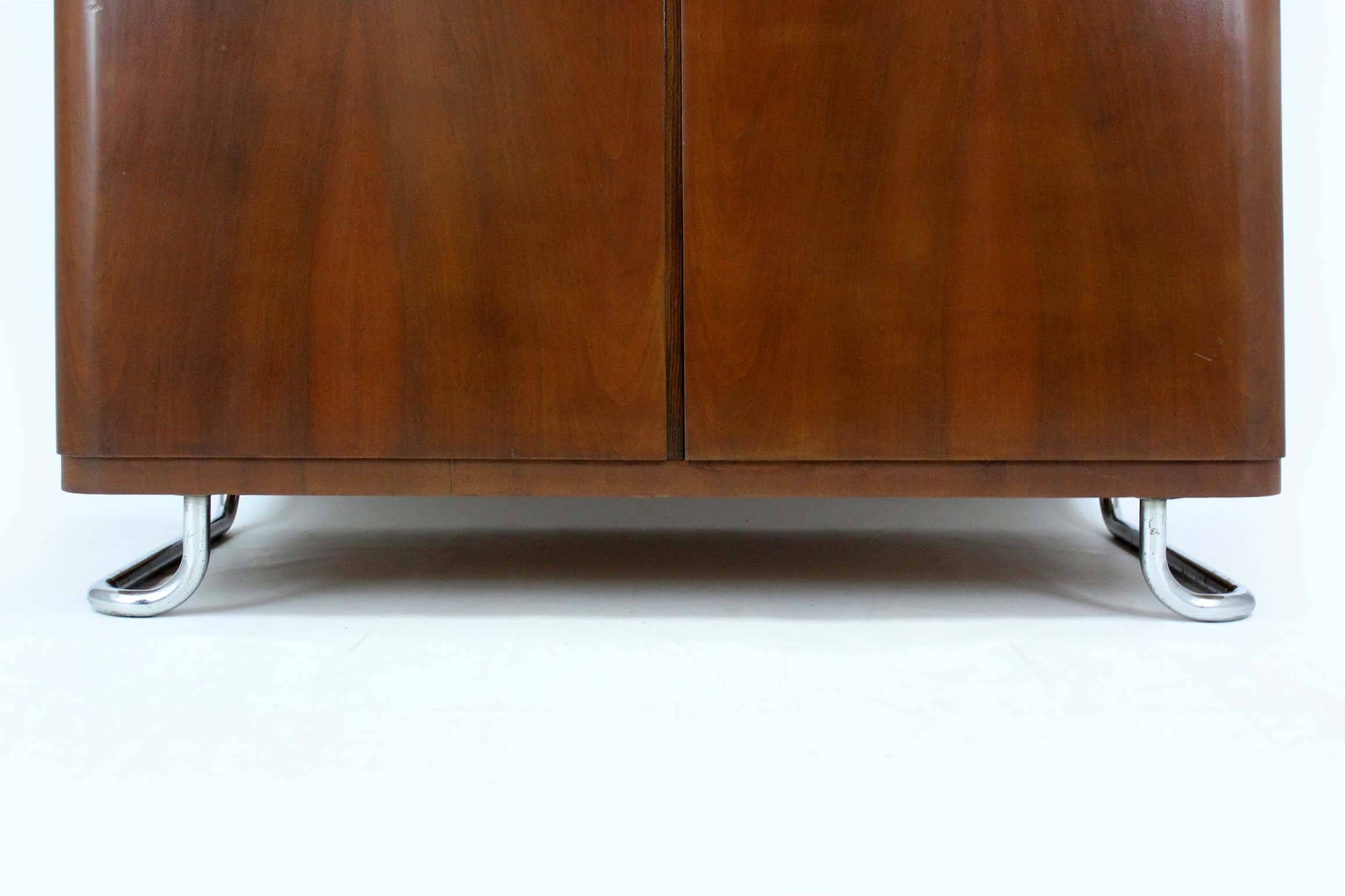 Garde-robe en acier chromé et tubulaire Bauhaus de Hynek Gottwald, années 1940.