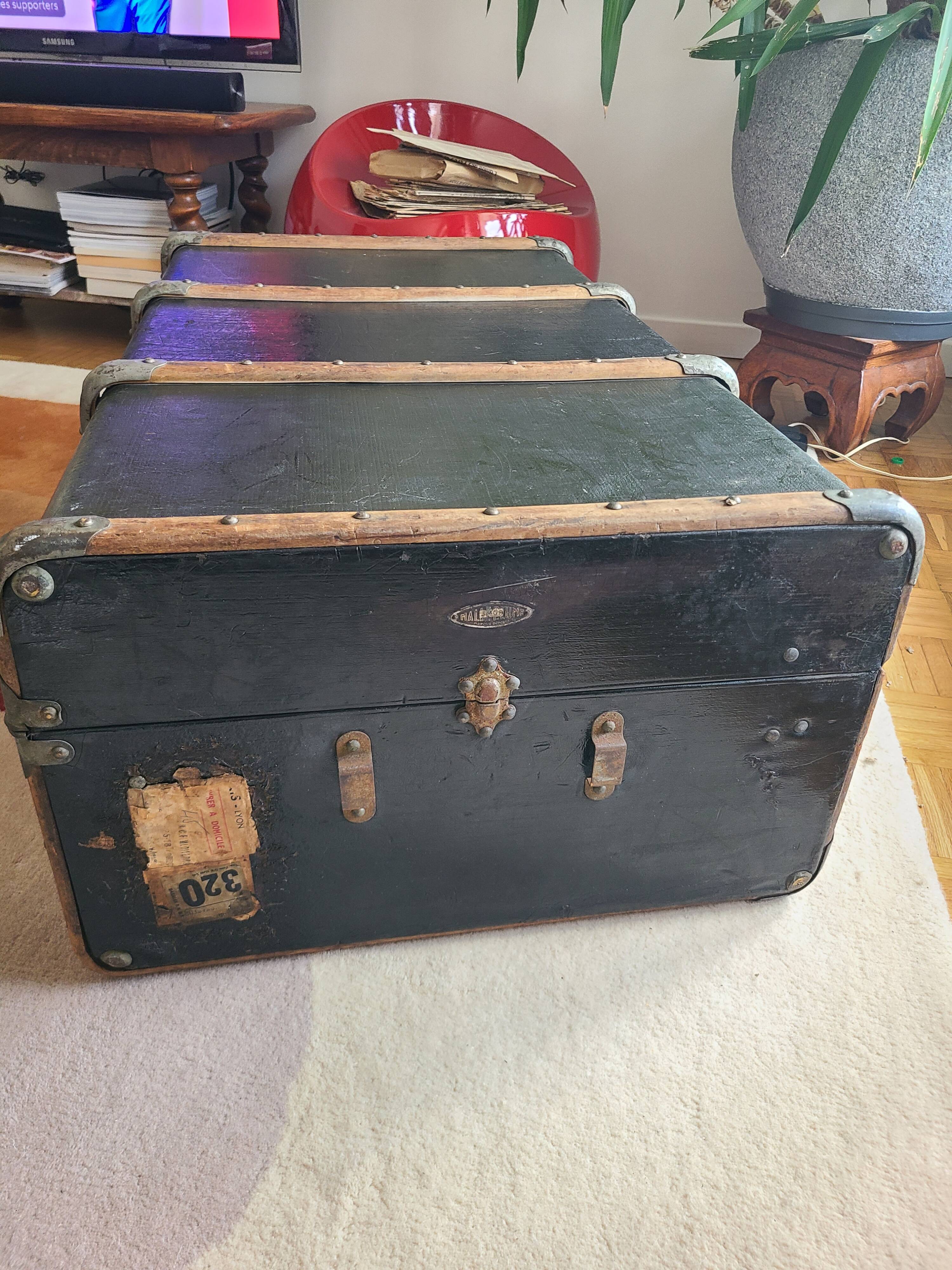 1920 Malle auto "malle plume". Very good condition with keys.