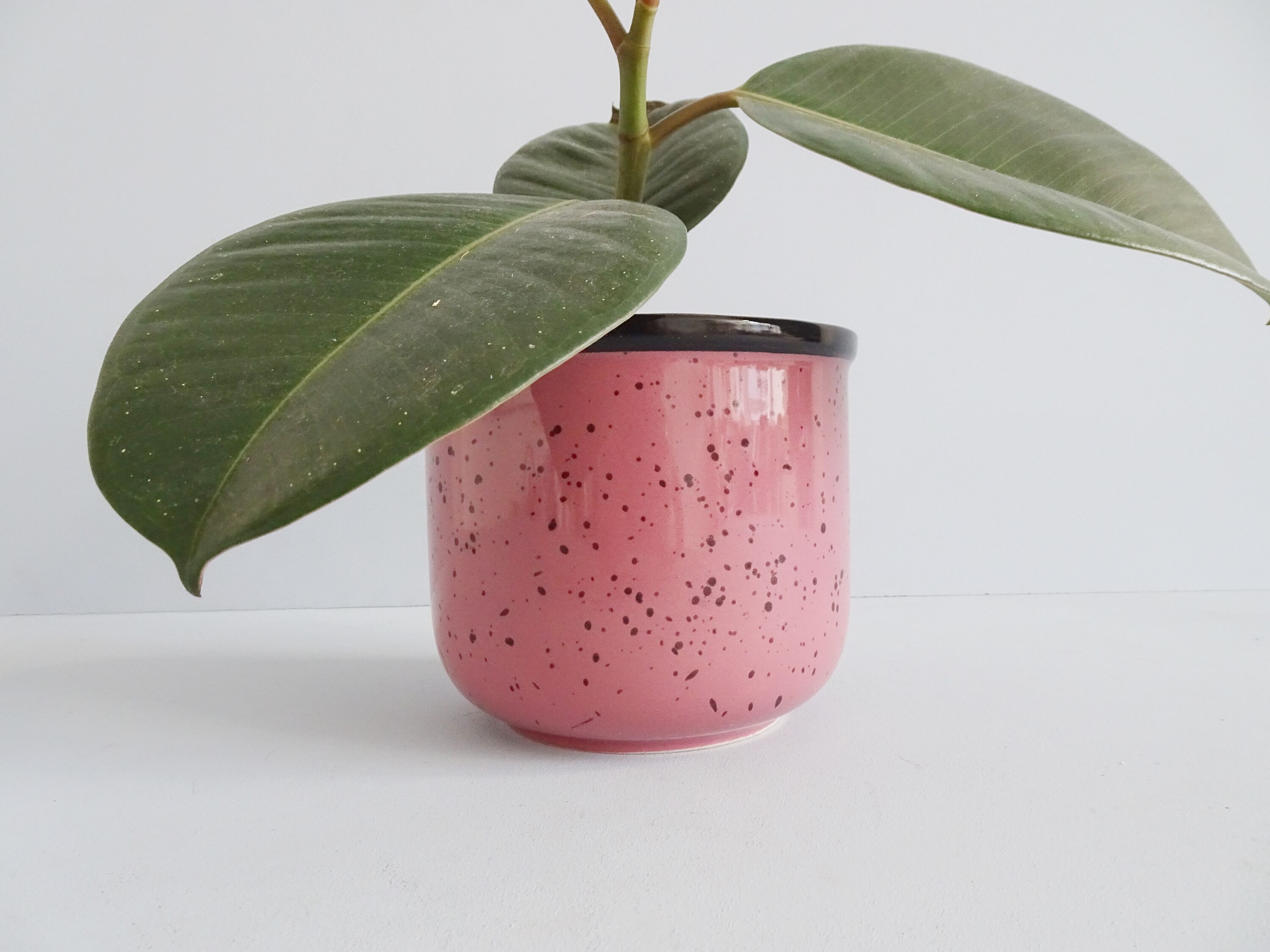 Flowerpot pink with terrazzo pattern, ceramic planter pink, plant pot 80s