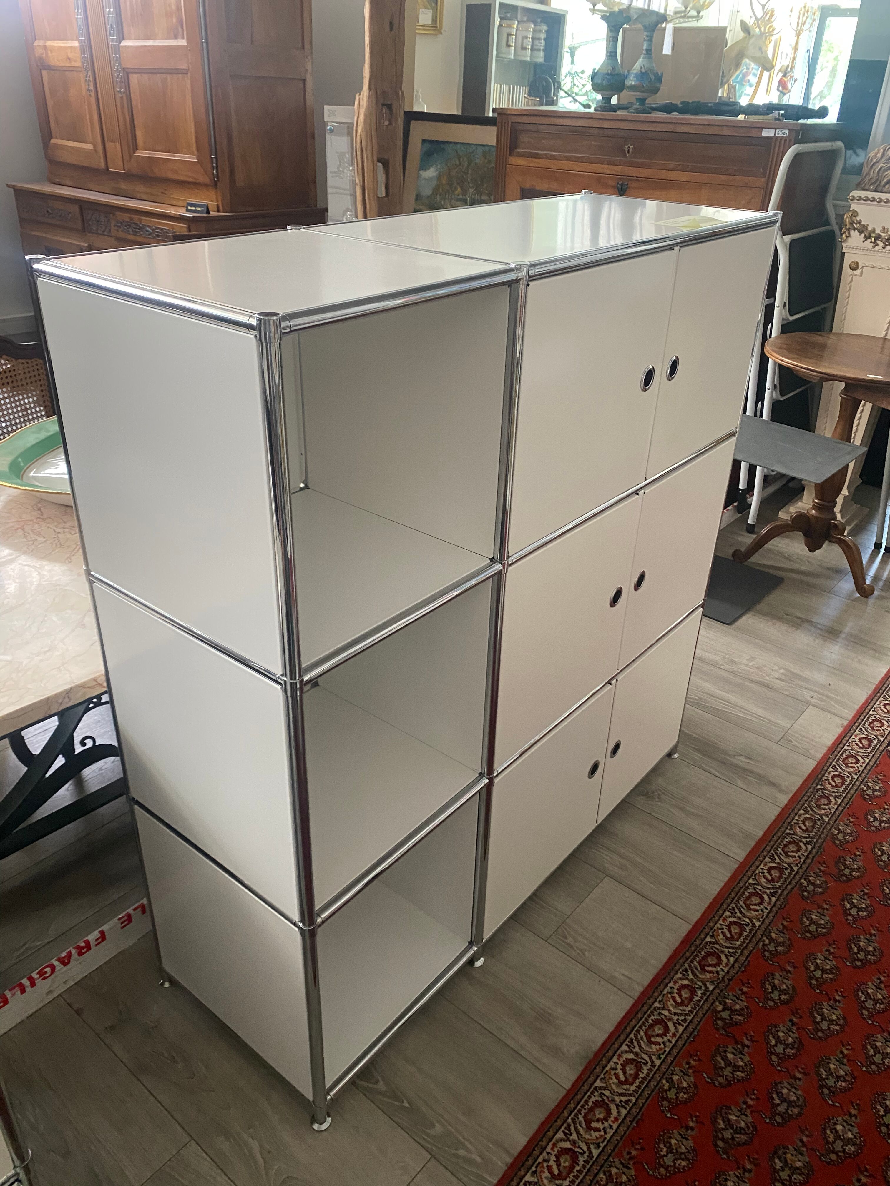 Storage cabinet