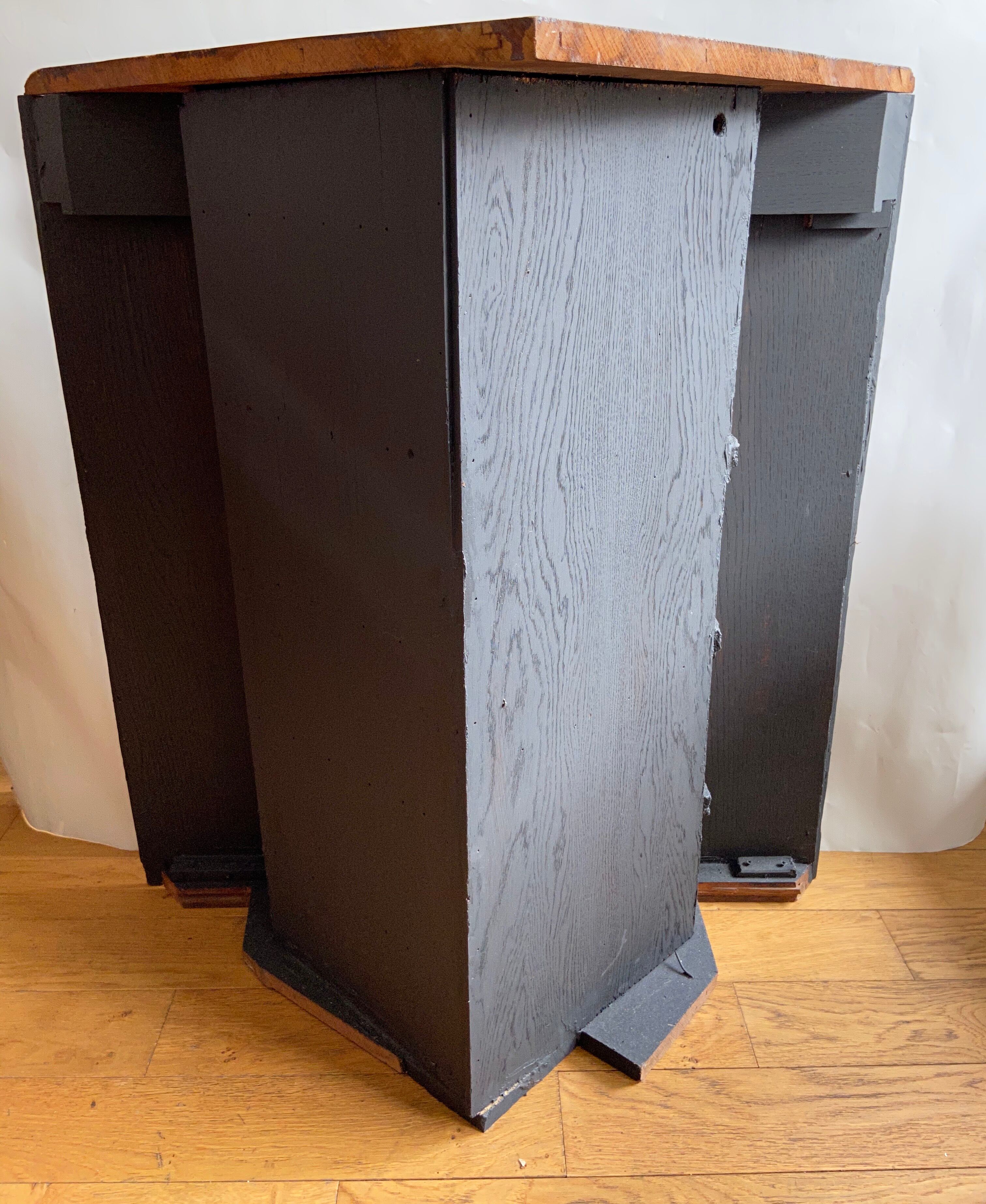 Wooden corner confectioner