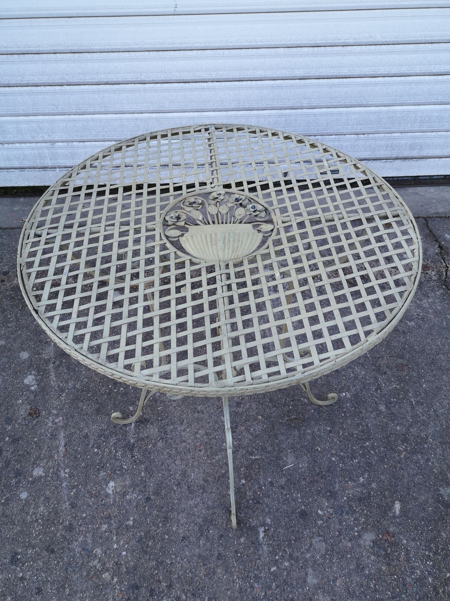 wrought iron garden lounge