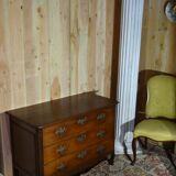 Chest of drawers late eighteenth in light mahogany