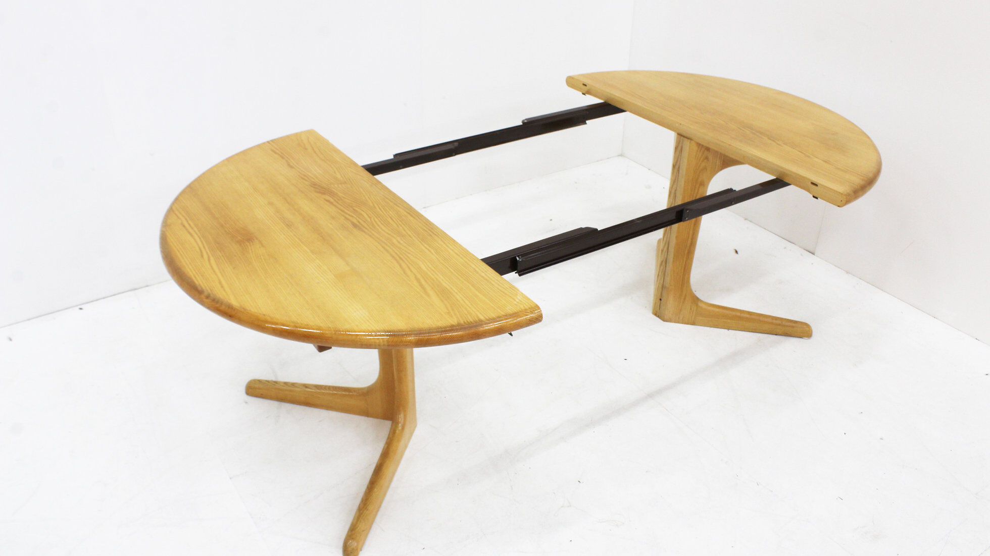 Vintage Danish round extendable dining table solid oak 1960s