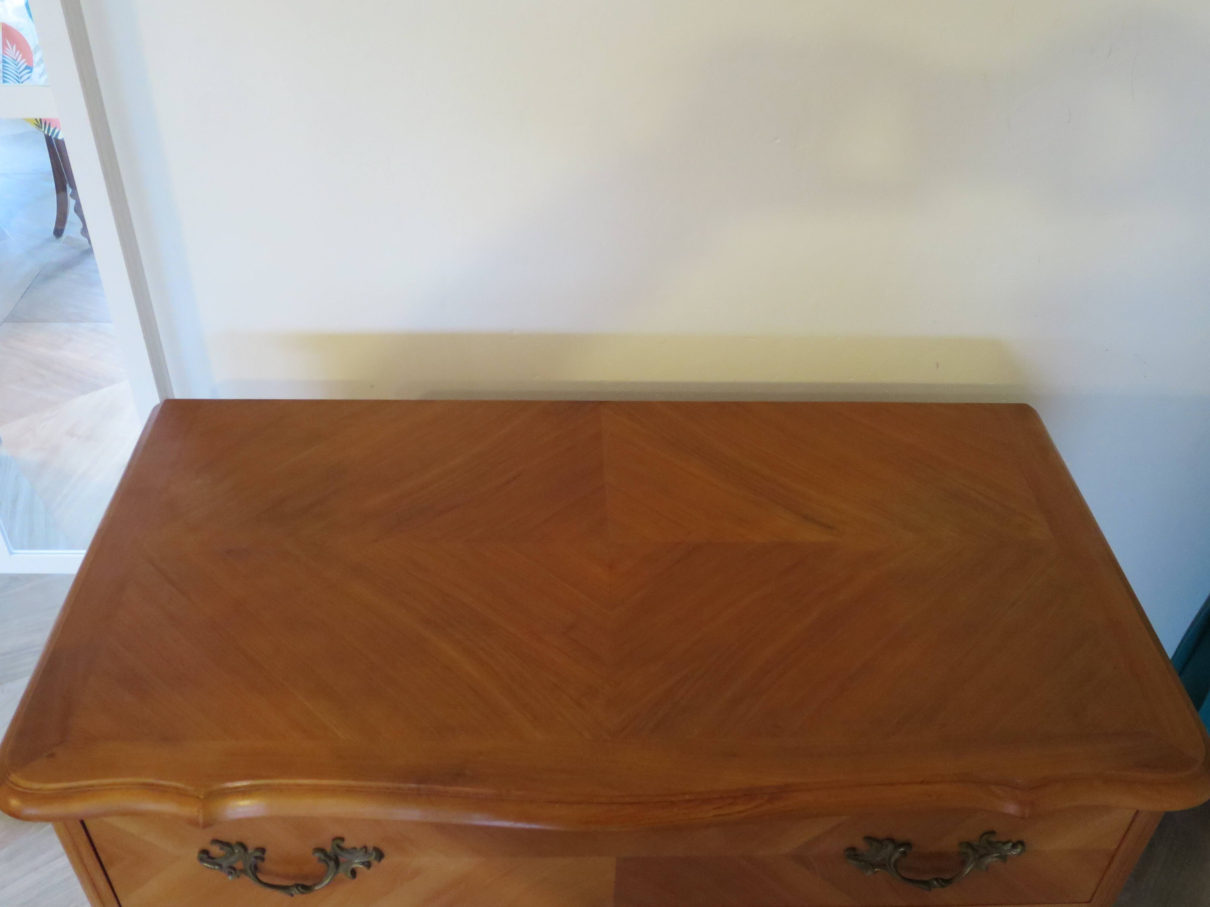 Louis XV style 3-drawer chest of drawers in solid wood