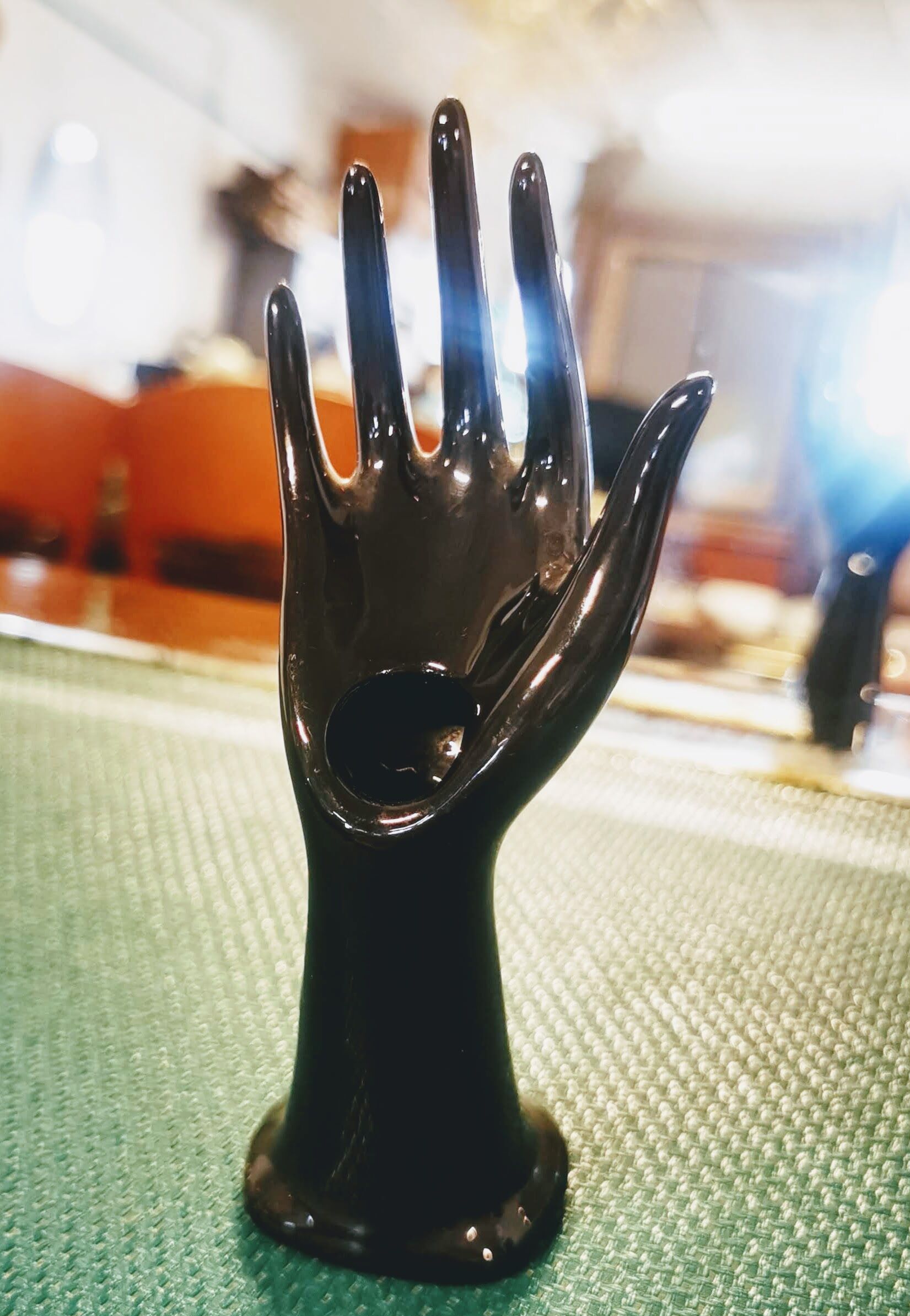 Hand baguier soliflore