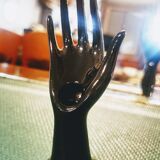 Hand baguier soliflore